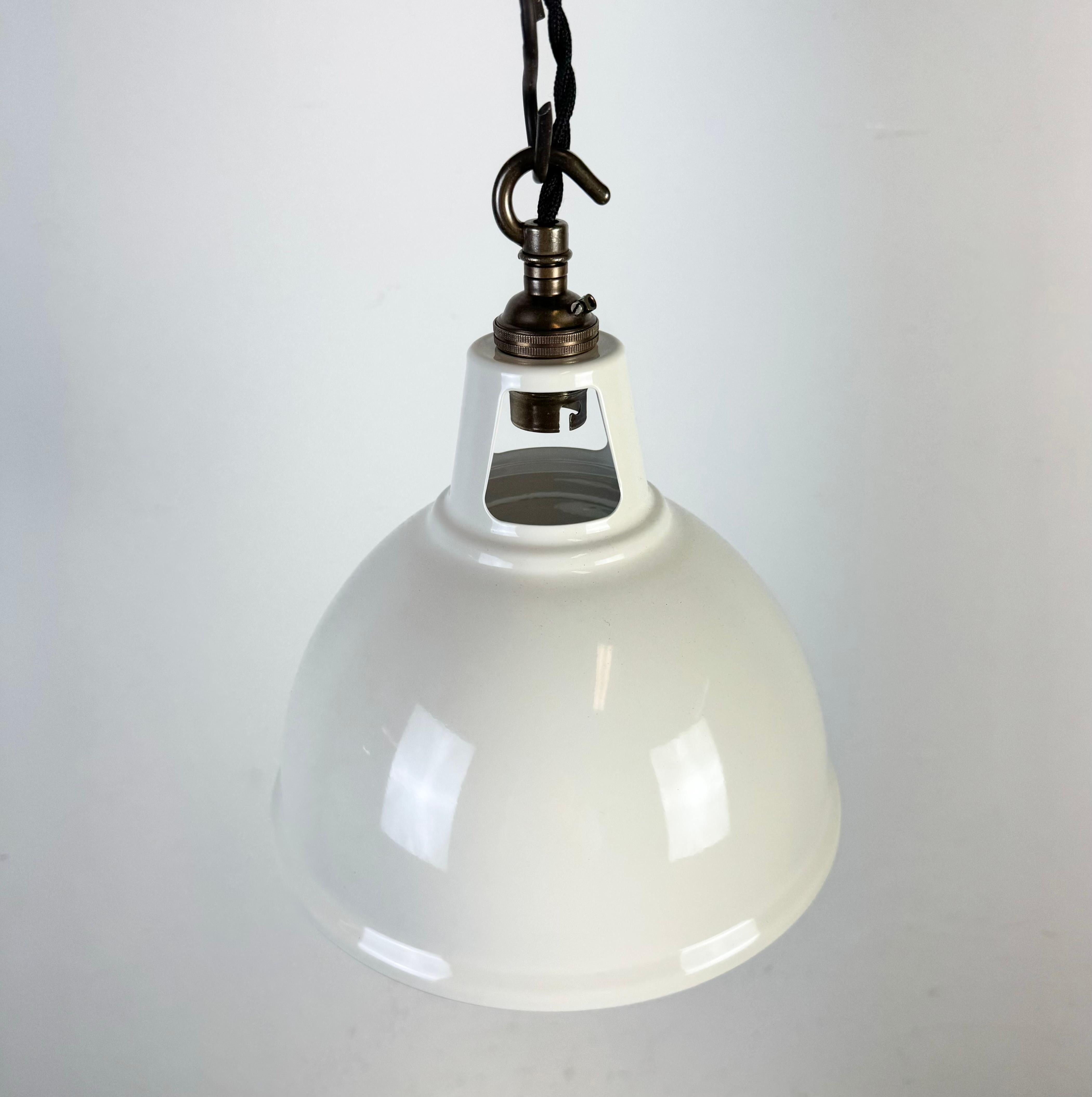 Vintage Industrial Beige Painted Pendant Lamp, 2000s For Sale 2