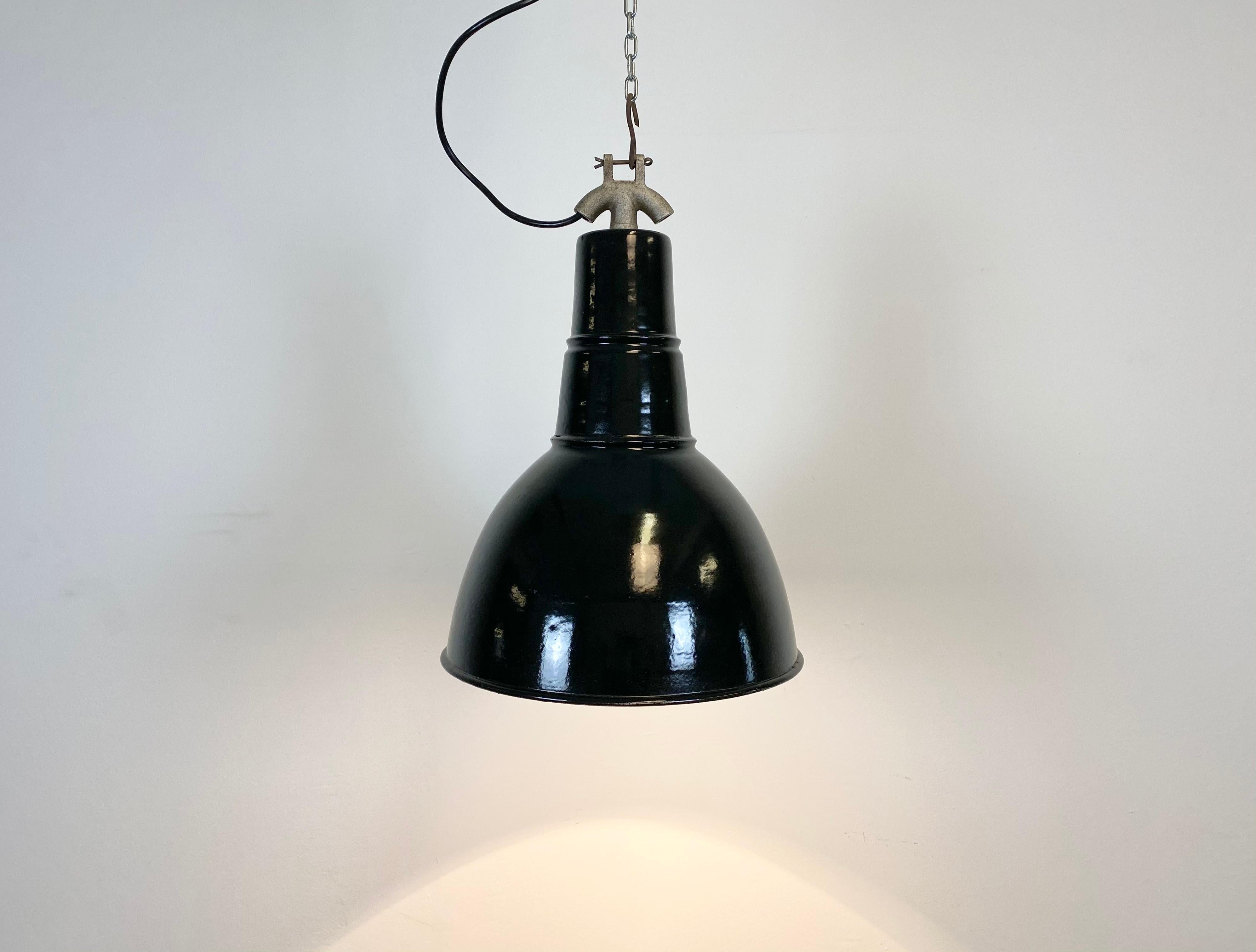 Mid-20th Century Vintage Industrial Black Enamel Bauhaus Light, 1930s For Sale