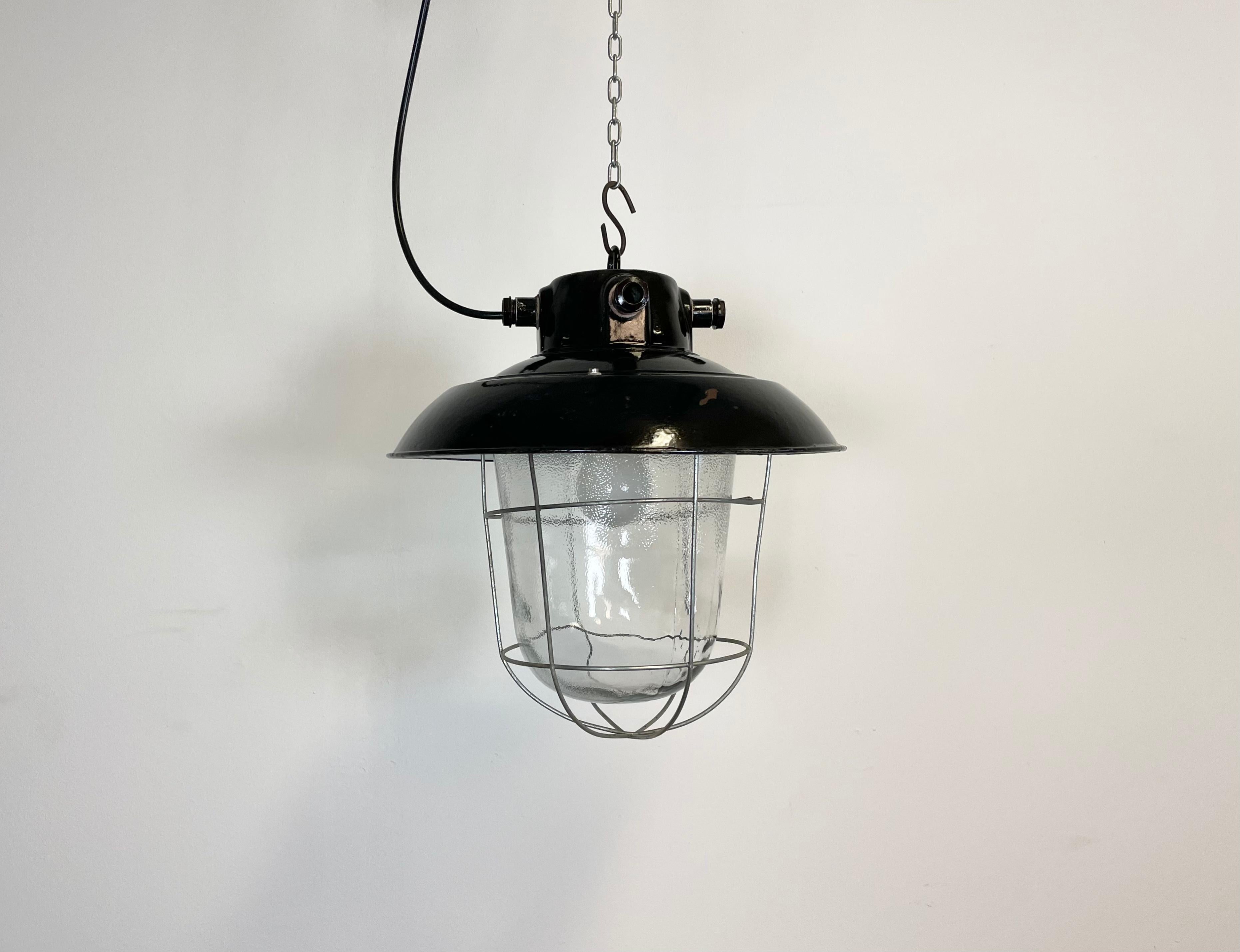 Vintage Industrial Black Enamel Factory Hanging Lamp, 1960s For Sale 5