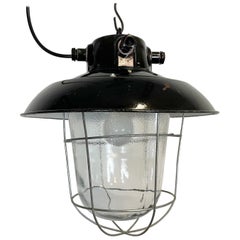 Lampe suspendue industrielle vintage en émail noir d'usine, années 1960