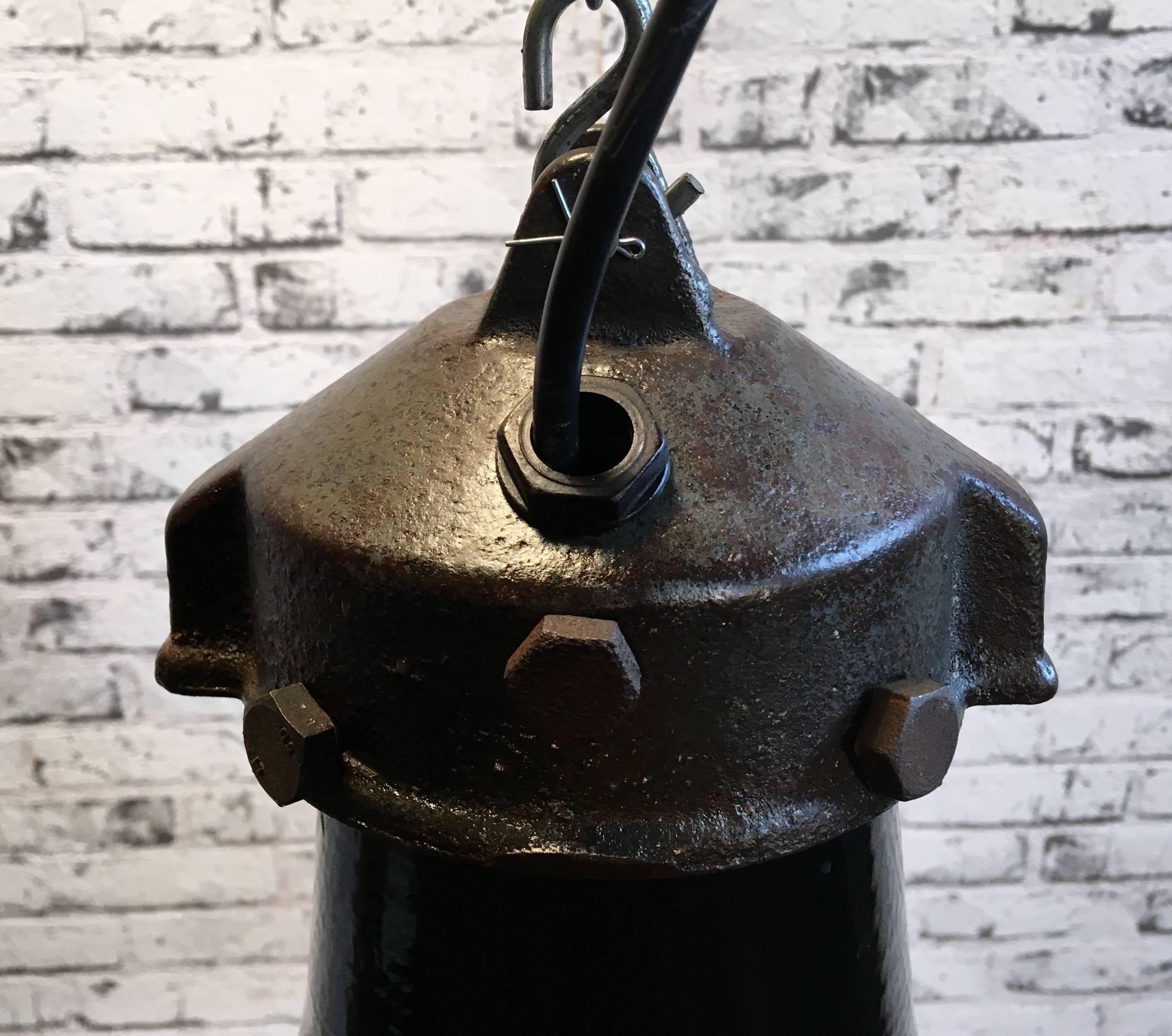 Vintage Industrial Black Enamel Pedant Lamp, Bauhaus, 1920s In Good Condition In Kojetice, CZ