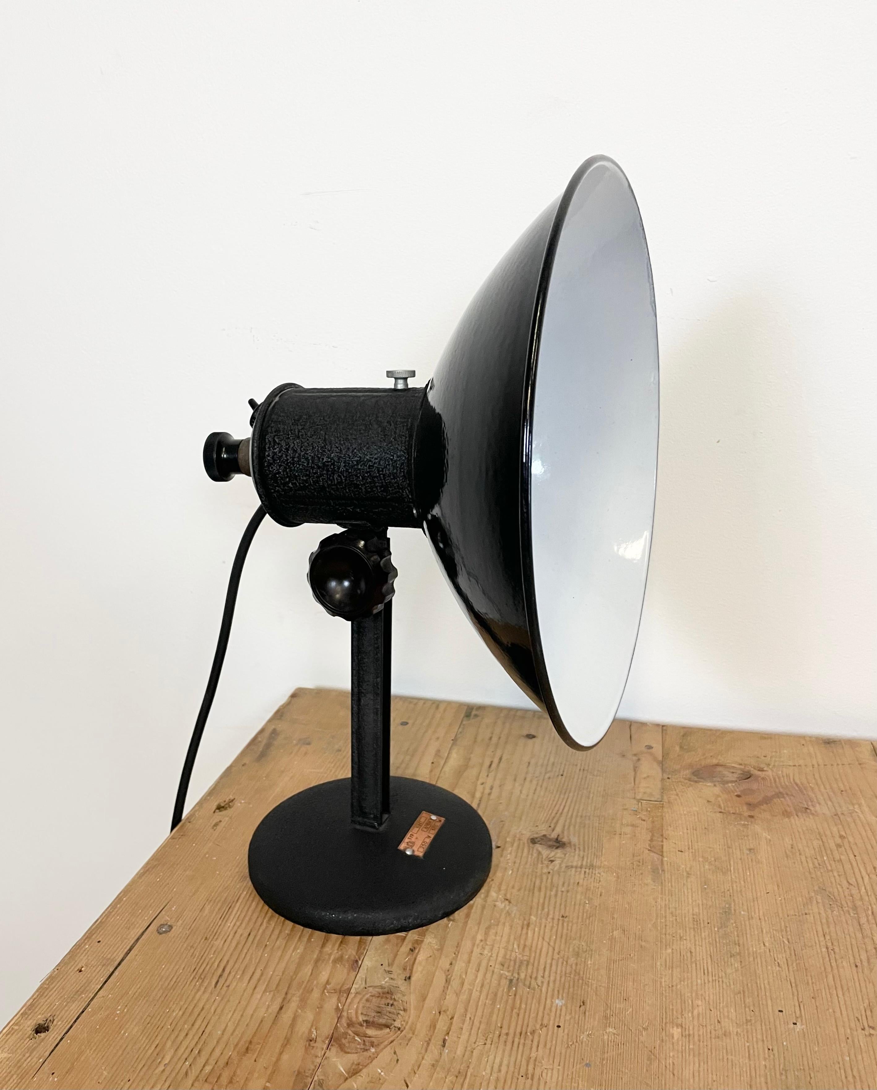 Vintage Industrial Black Enamel Table Lamp, 1950s In Good Condition For Sale In Kojetice, CZ