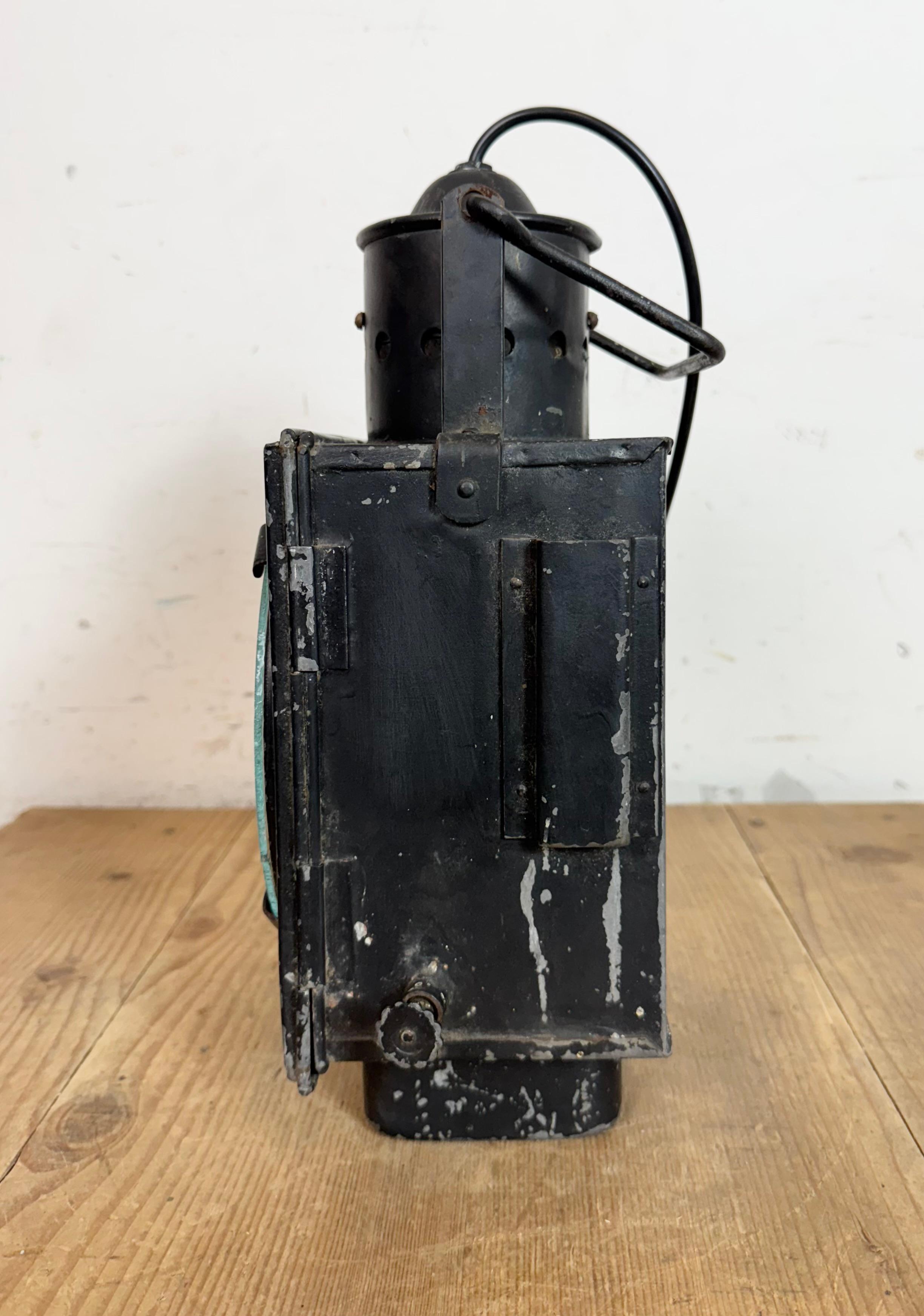 Farol vintage industrial negro de ferrocarril, años 60 en venta 5