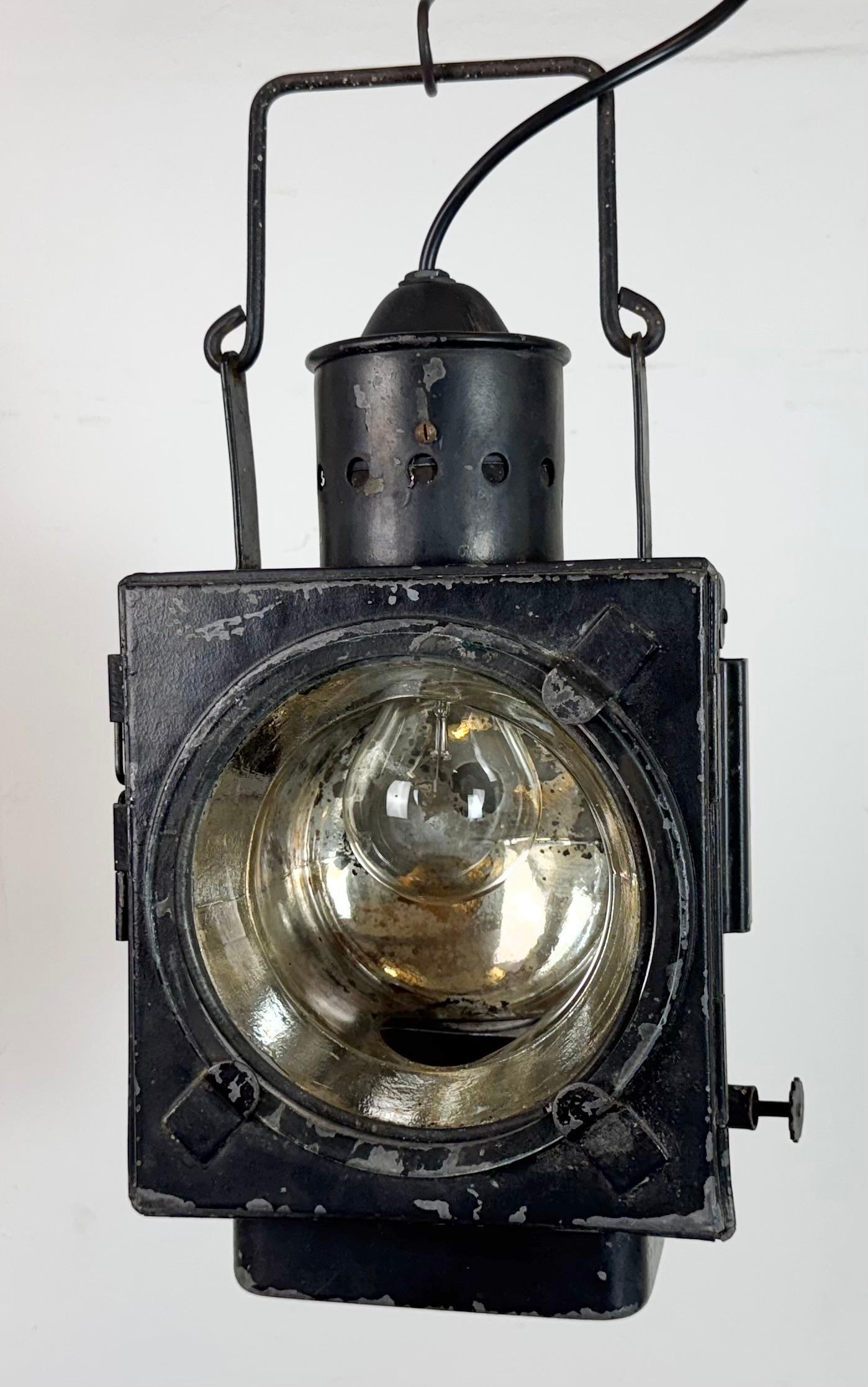 Farol vintage industrial negro de ferrocarril, años 60 Industrial en venta