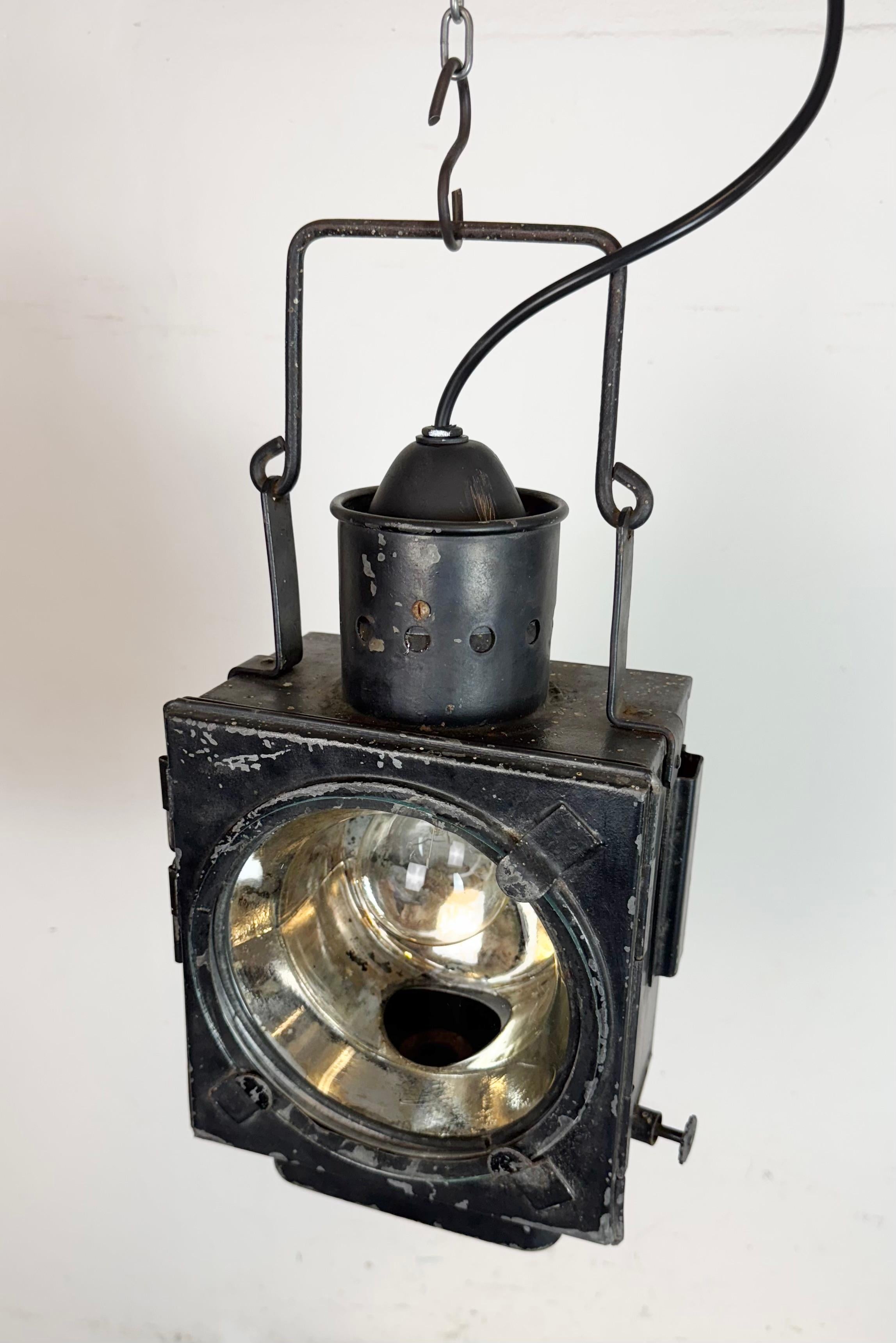 Farol vintage industrial negro de ferrocarril, años 60 Vidrio en venta