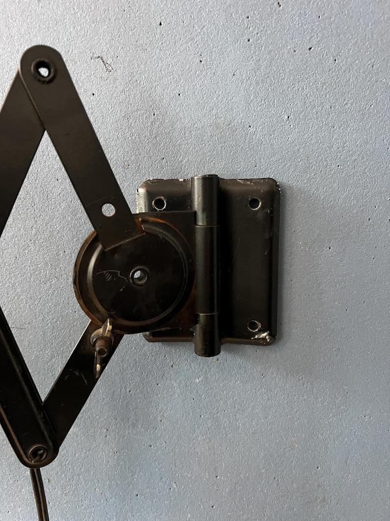20ième siècle Lampe murale industrielle noire à ciseaux vintage, années 1970 en vente