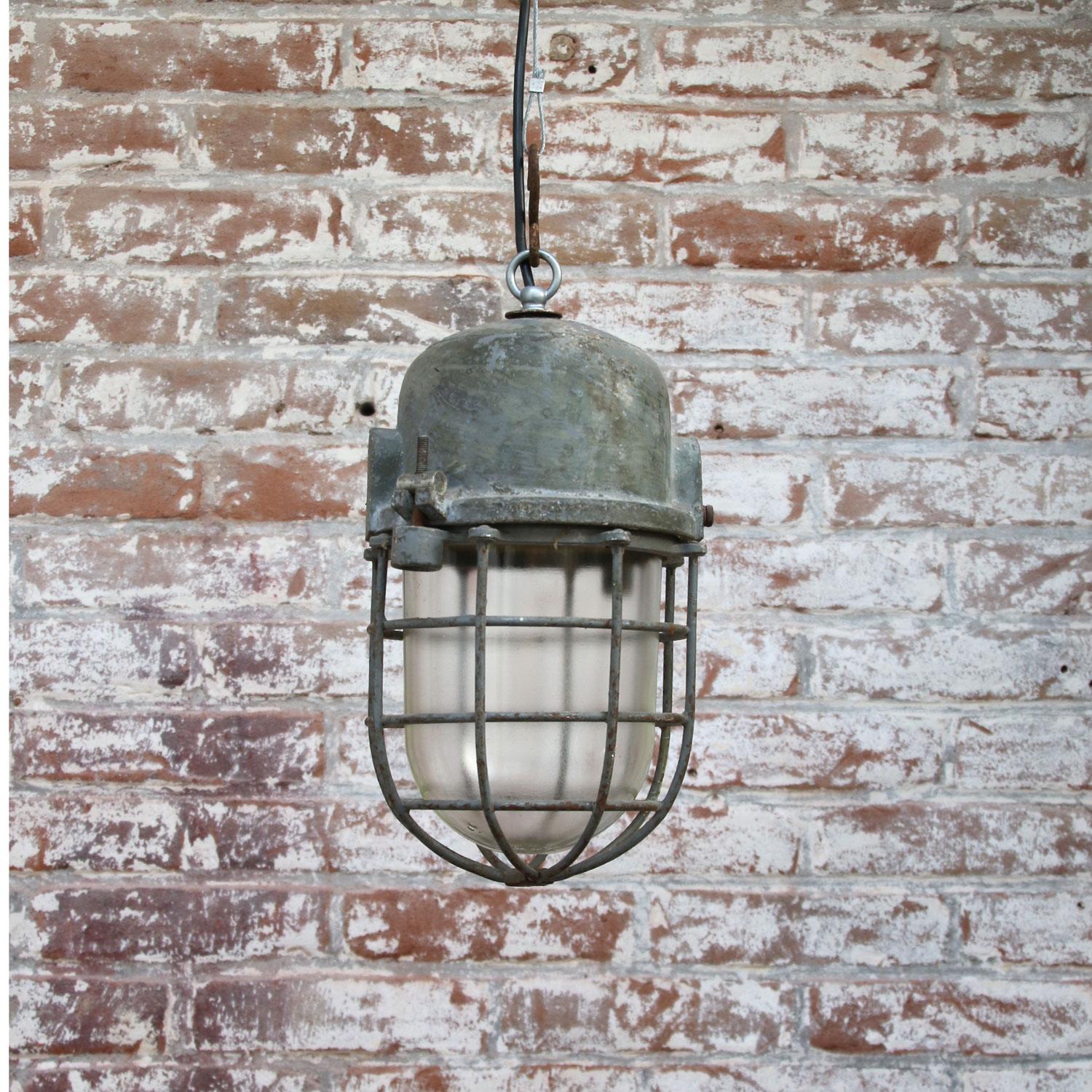 Vintage Industrial Cage lamp Podoli L IV In Good Condition In Amsterdam, NL
