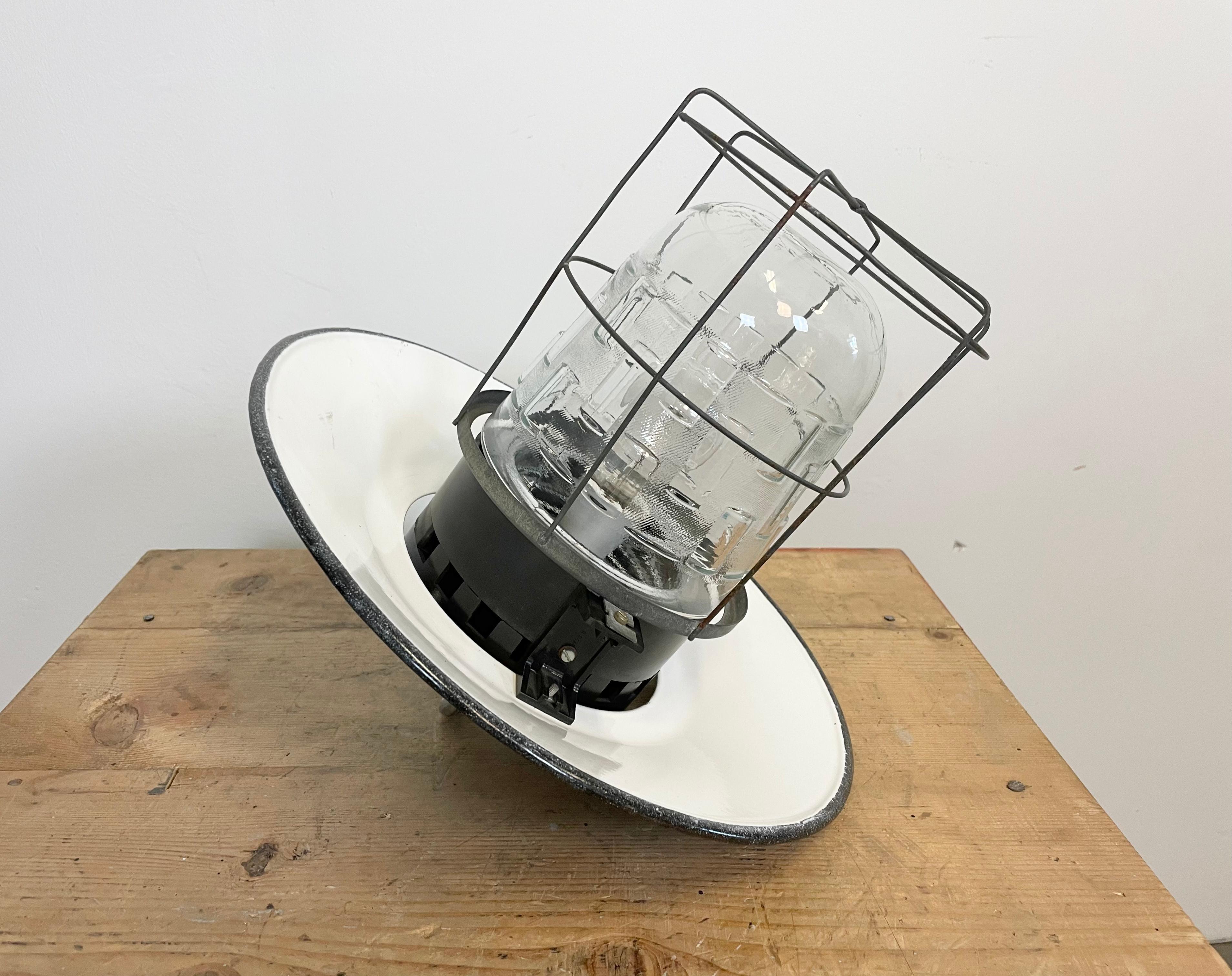 Lampe suspension industrielle vintage en forme de cage, années 1960 en vente 3