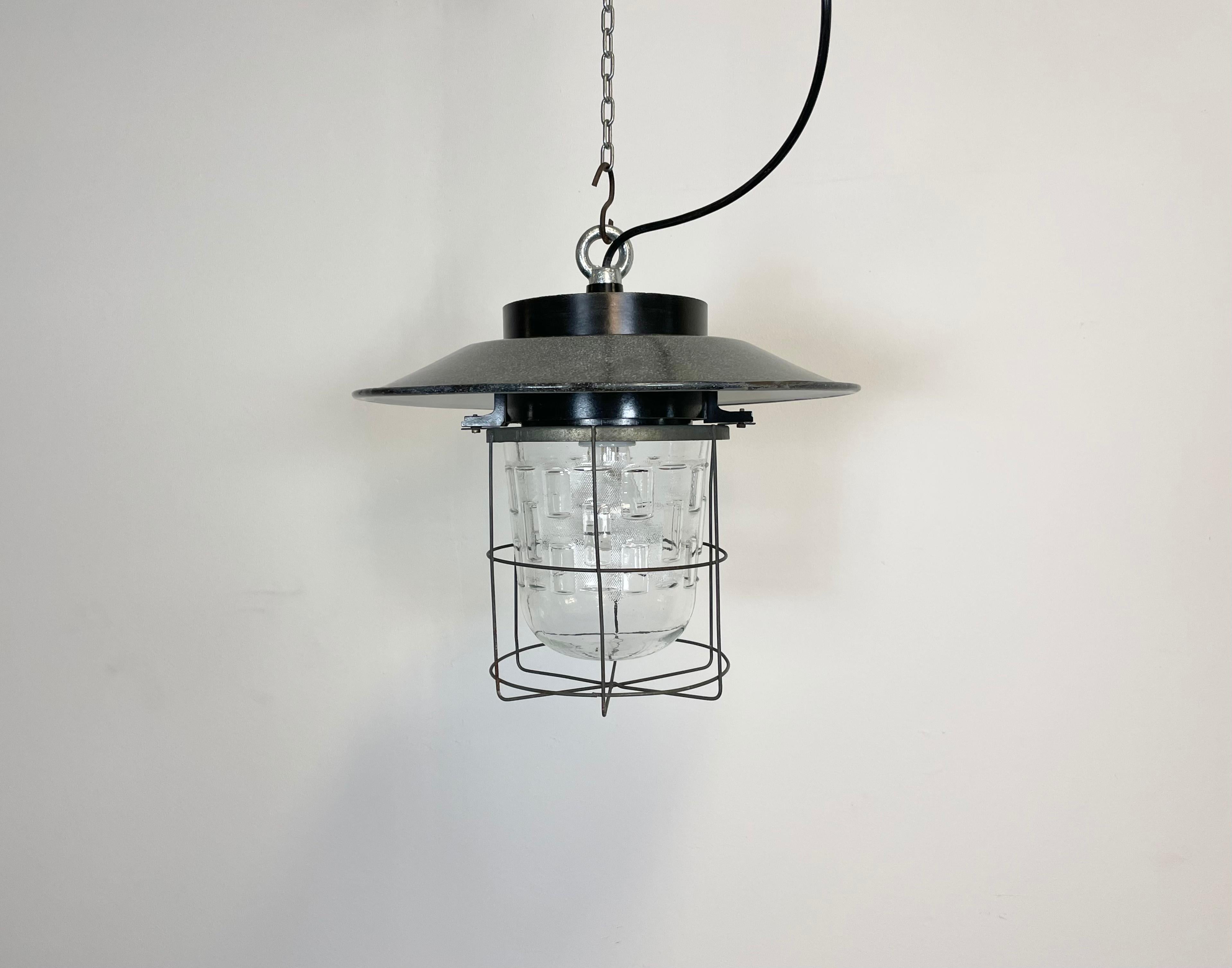 Vintage Industrial Cage Pendant Lamp, 1960s In Good Condition For Sale In Kojetice, CZ