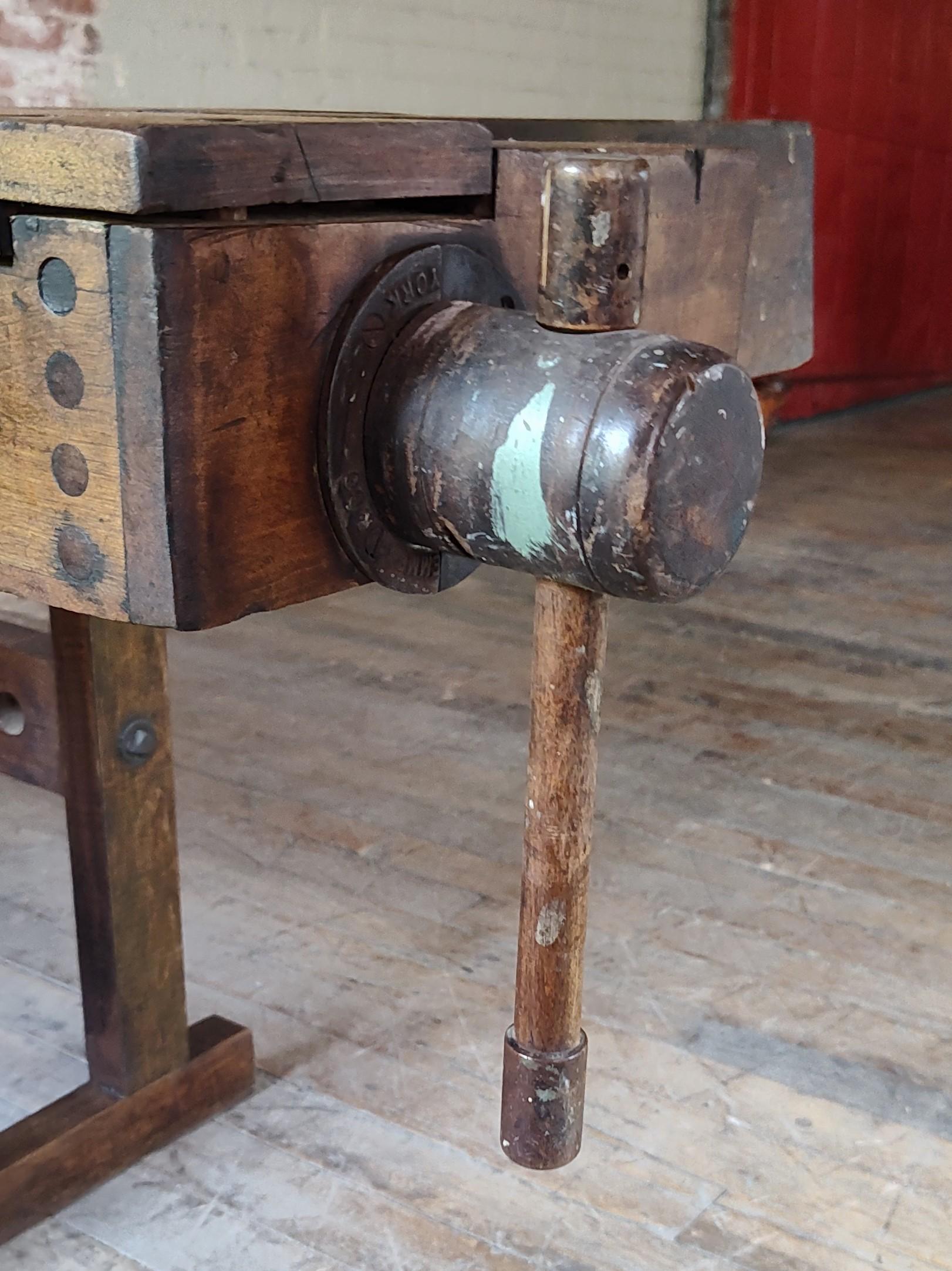 Banco de trabajo de carpintero industrial vintage 4