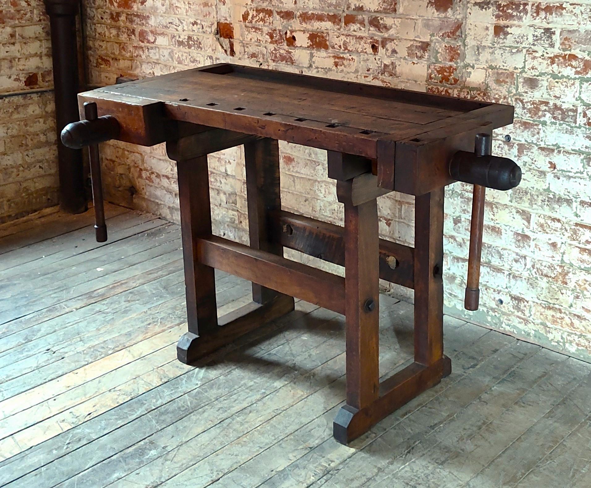 Vintage Industrial Carpenter’s Workbench In Good Condition In Oakville, CT