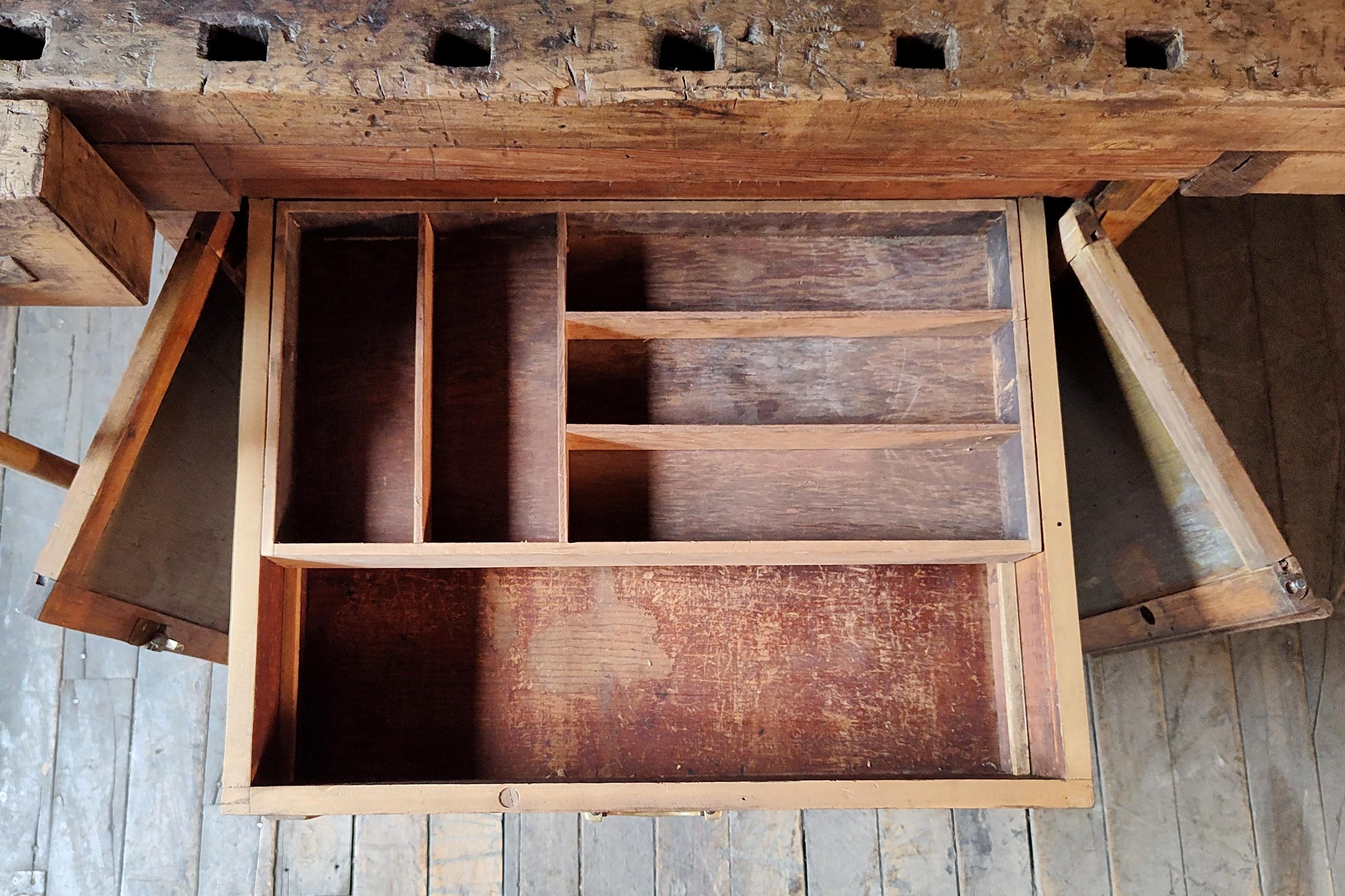 Etabli de menuisier industriel vintage / armoire de rangement en vente 6