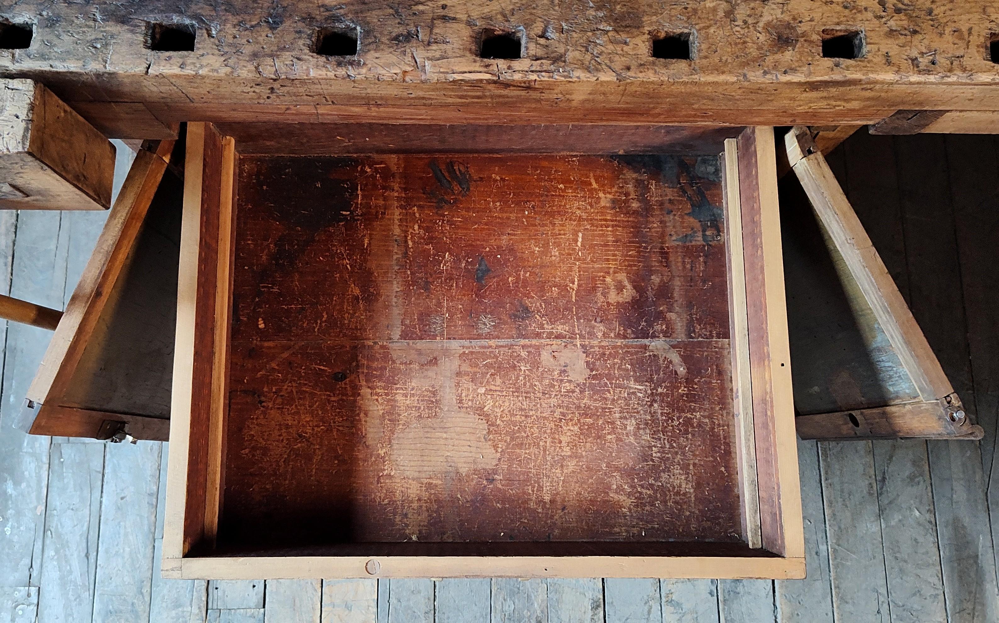Etabli de menuisier industriel vintage / armoire de rangement en vente 7