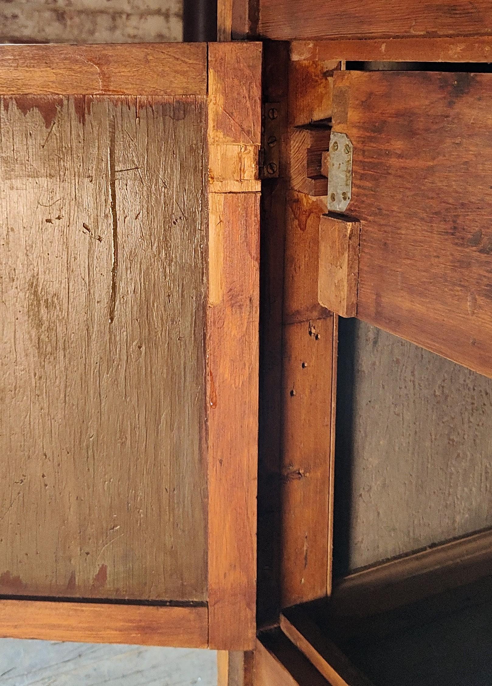Etabli de menuisier industriel vintage / armoire de rangement en vente 11