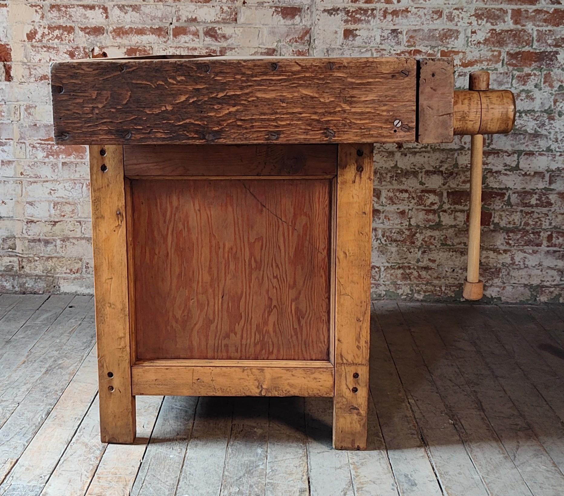 Etabli de menuisier industriel vintage / armoire de rangement en vente 3