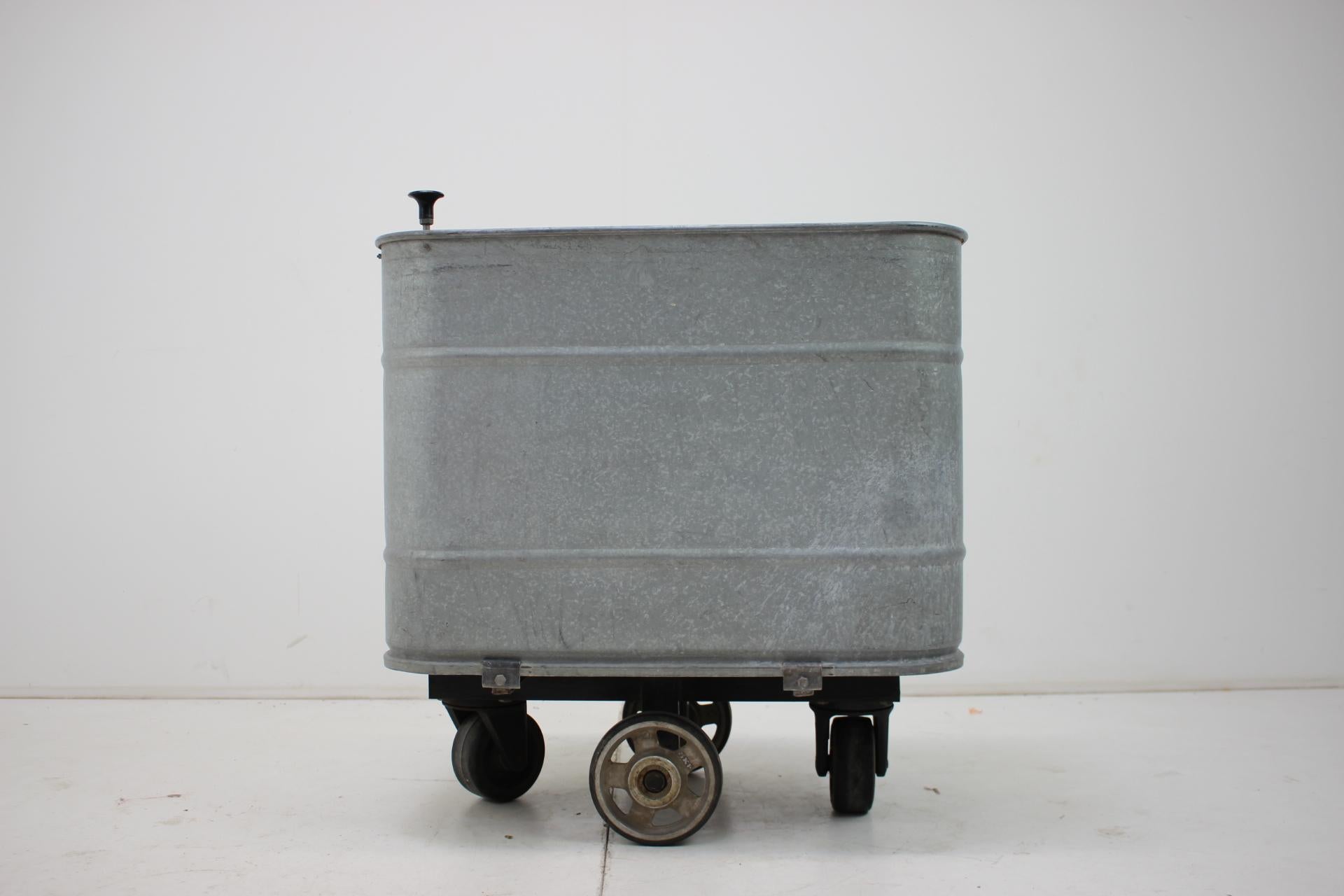 Carro industrial vintage de KOVO BZENEC, años 50, Checoslovaquia en venta 5