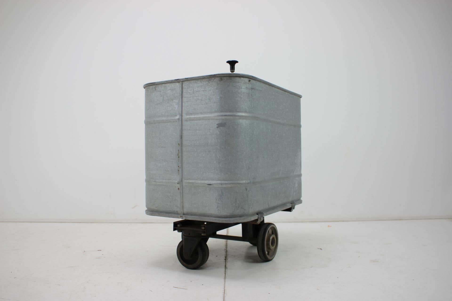 Carro industrial vintage de KOVO BZENEC, años 50, Checoslovaquia en venta 7