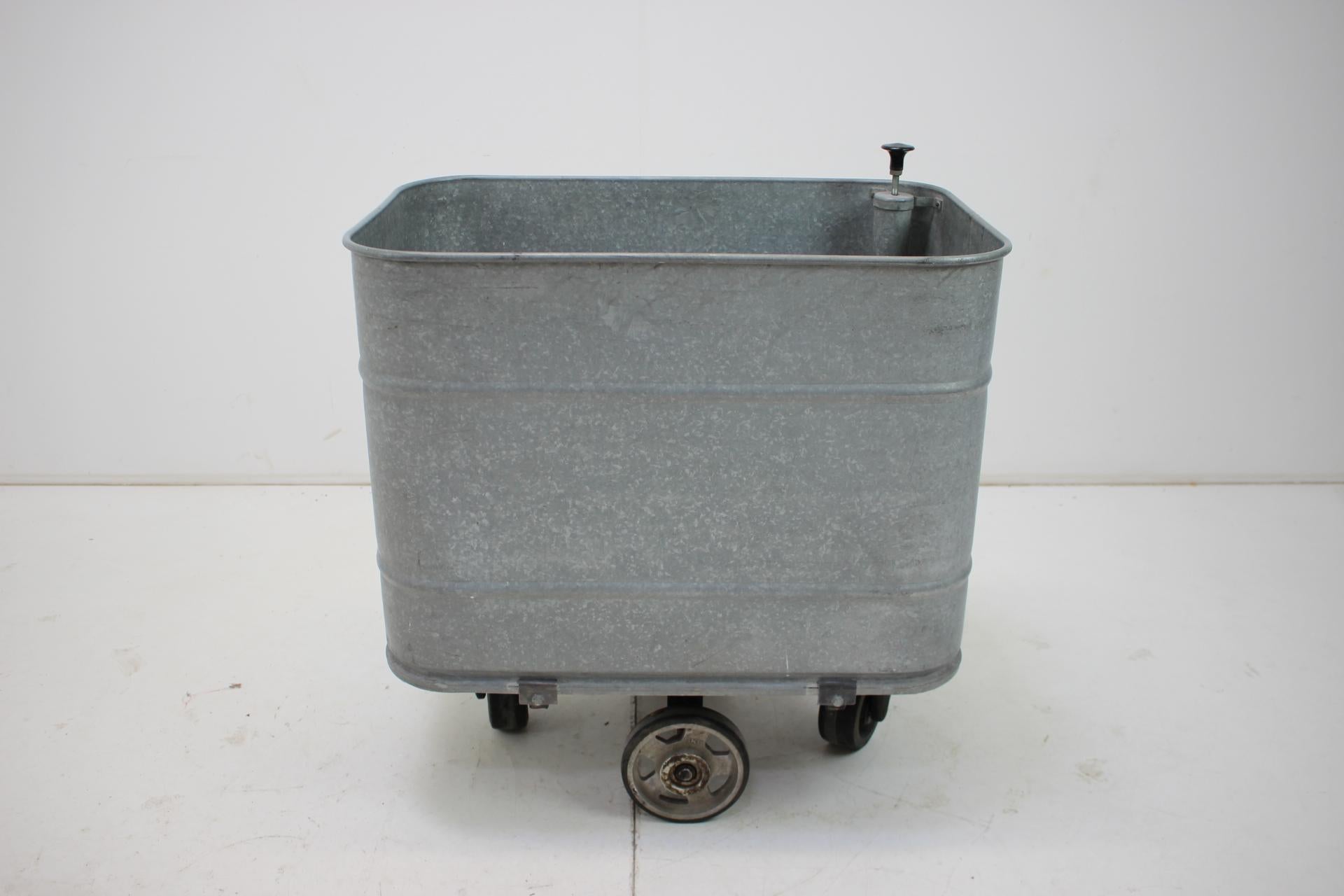 Carro industrial vintage de KOVO BZENEC, años 50, Checoslovaquia en venta 9
