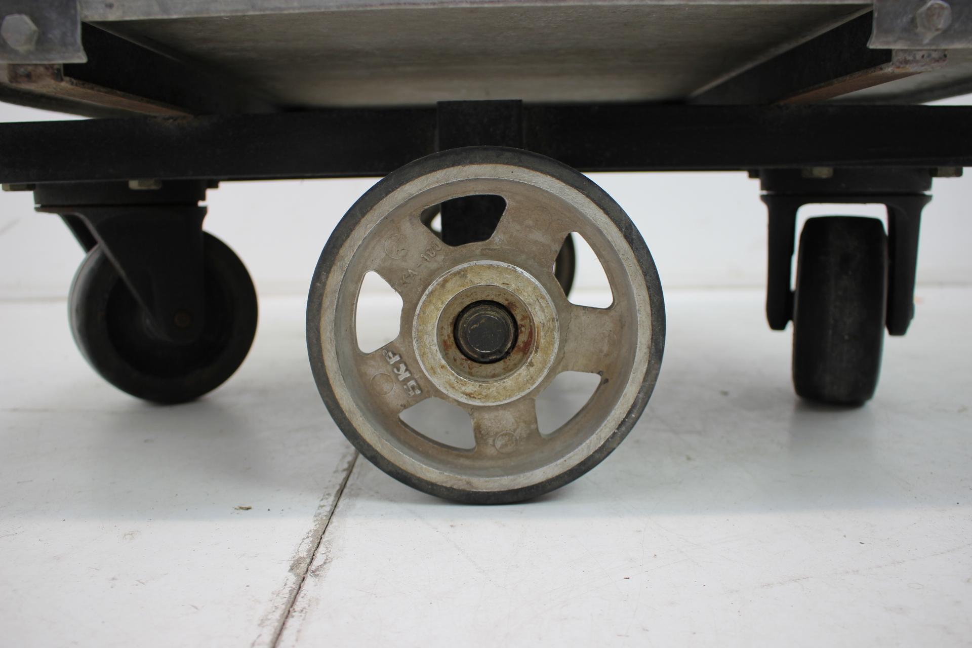 Carro industrial vintage de KOVO BZENEC, años 50, Checoslovaquia en venta 2