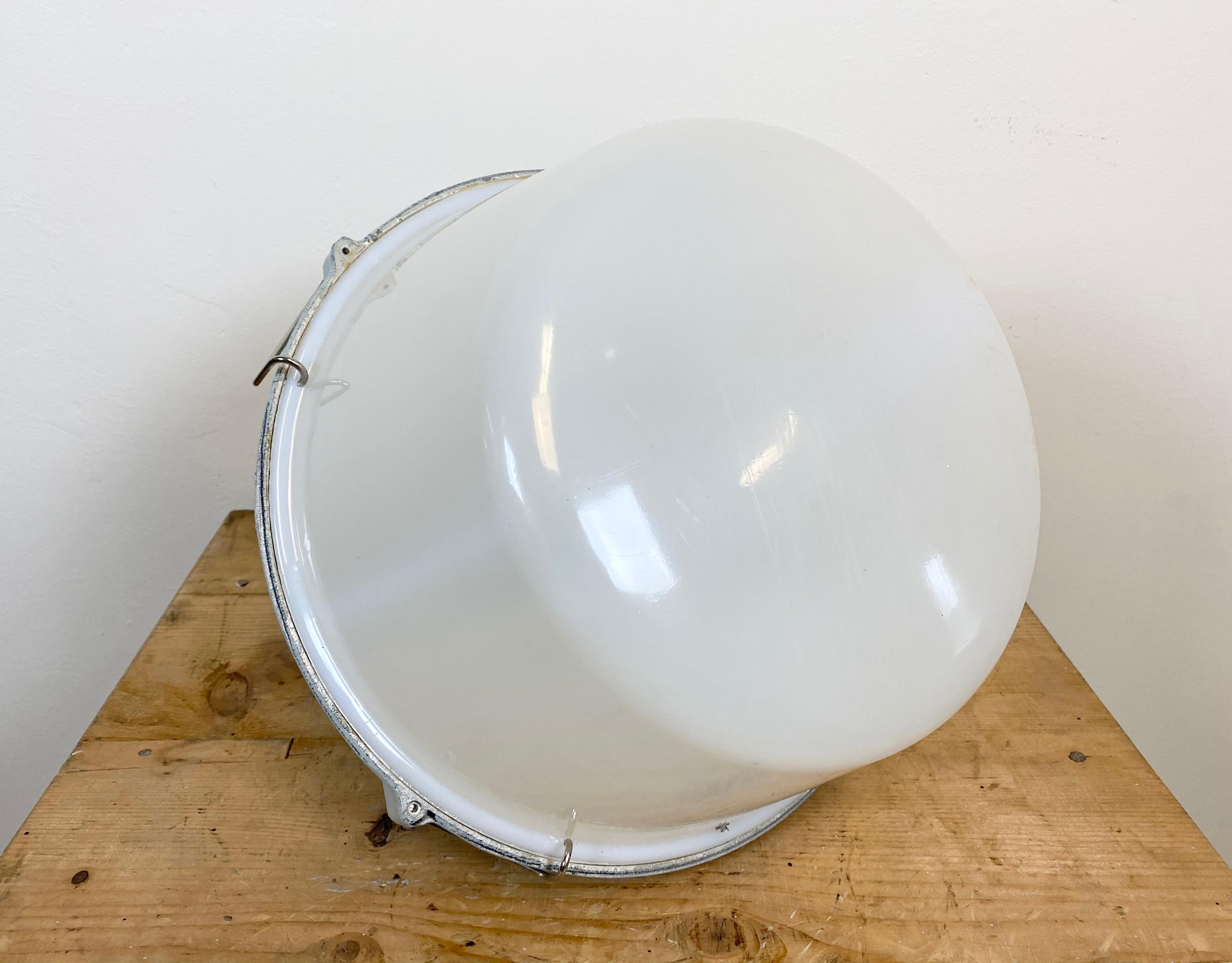 Vintage Industrial Cast Aluminium Pendant Lamp, 1990s For Sale 4