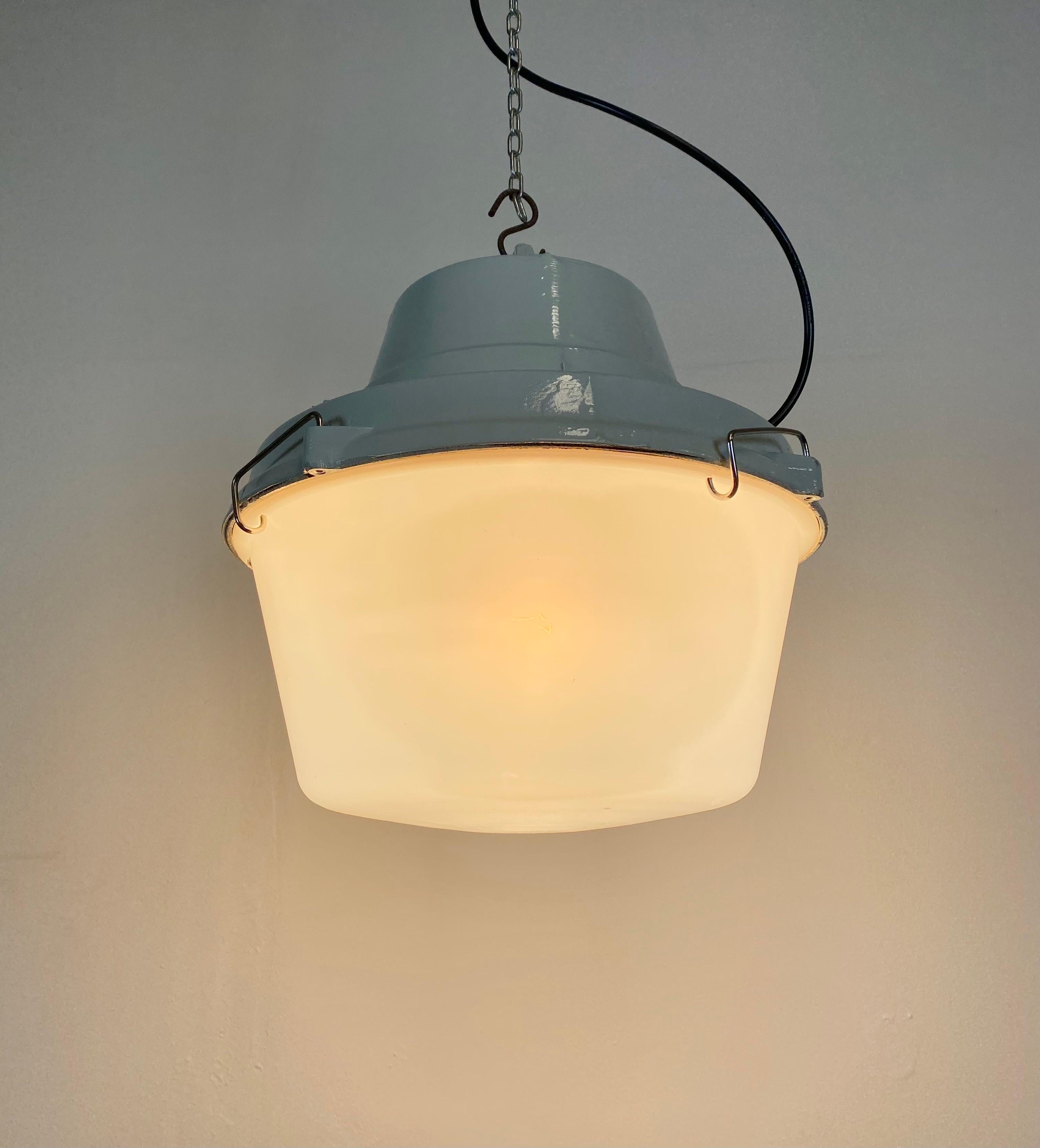 Vintage Industrial Cast Aluminium Pendant Lamp, 1990s For Sale 3