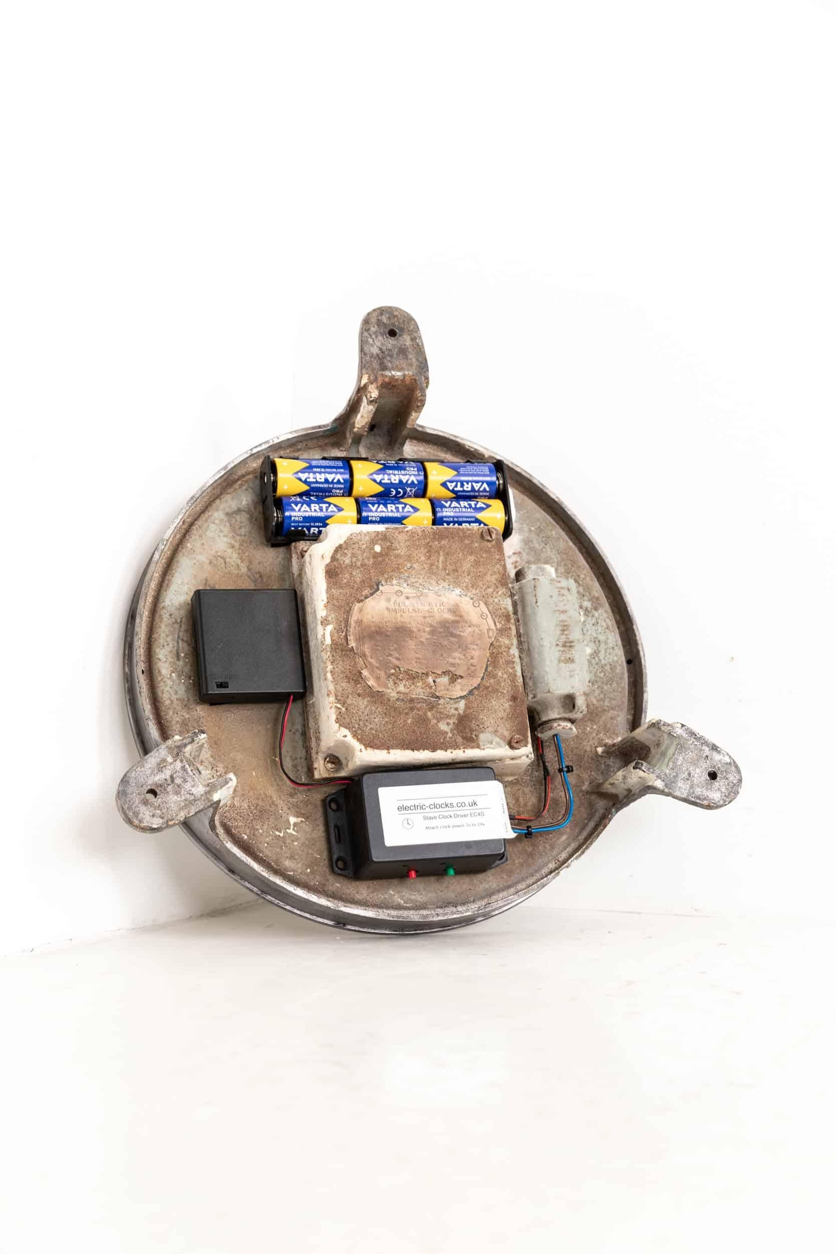 Inglese Orologio da parete industriale d'epoca in ghisa Gents of Leicester Factory, 1930 ca. in vendita