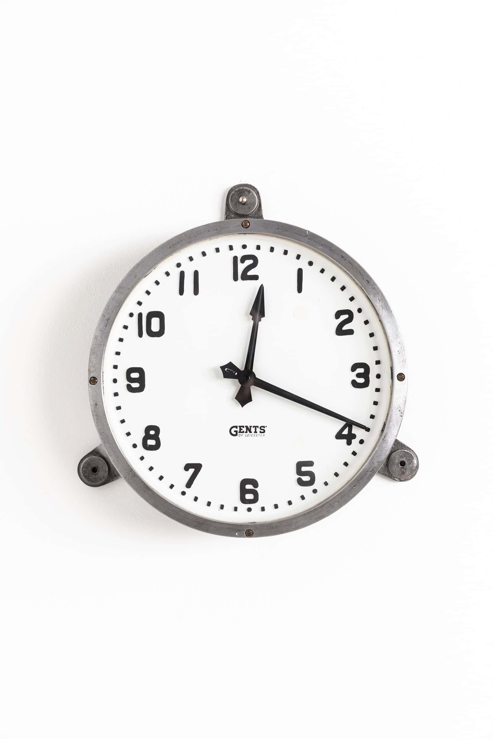 Calco Orologio da parete industriale d'epoca in ghisa Gents of Leicester Factory, 1930 ca. in vendita