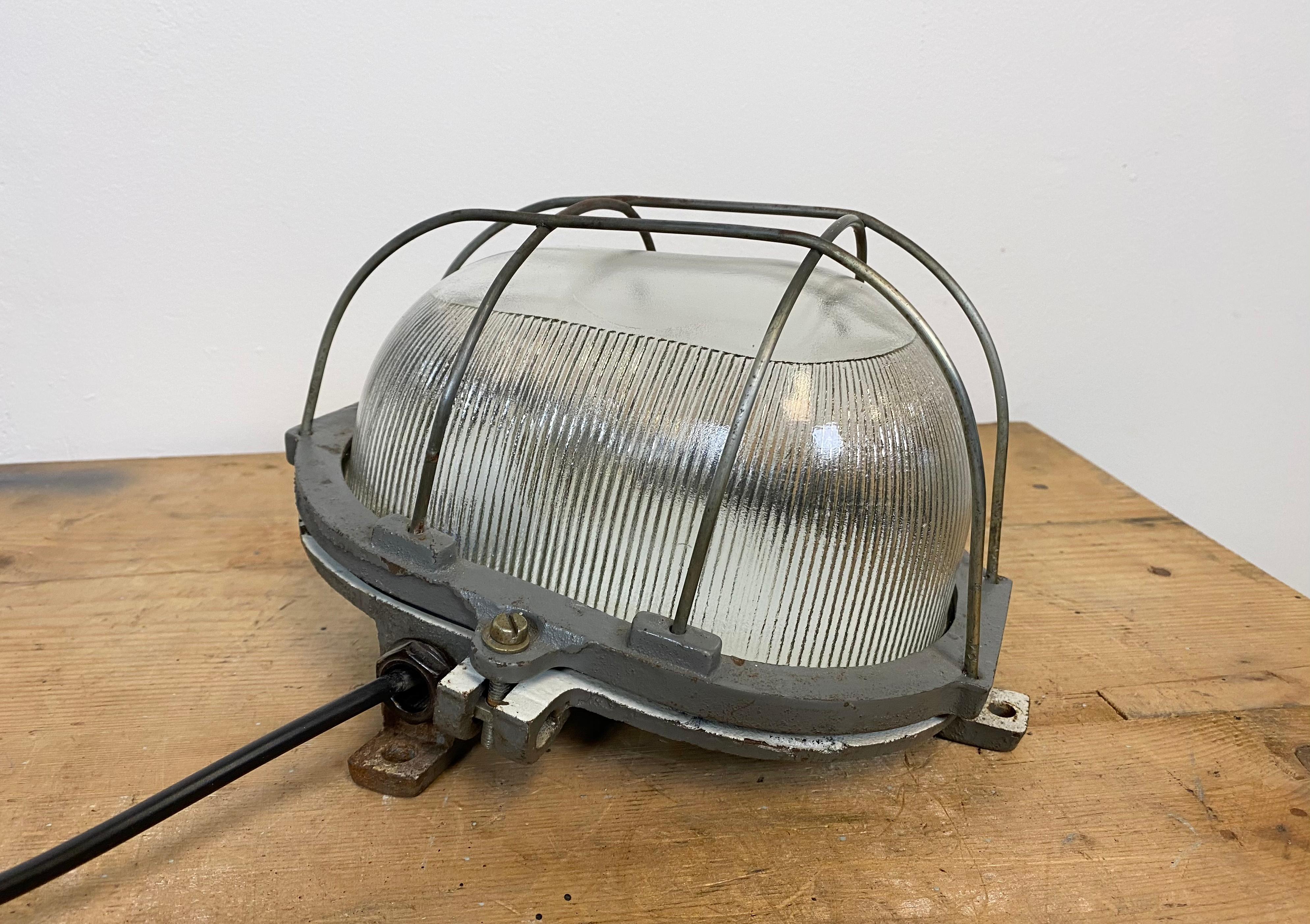 20th Century Vintage Industrial Cast Iron Wall Light, 1960s