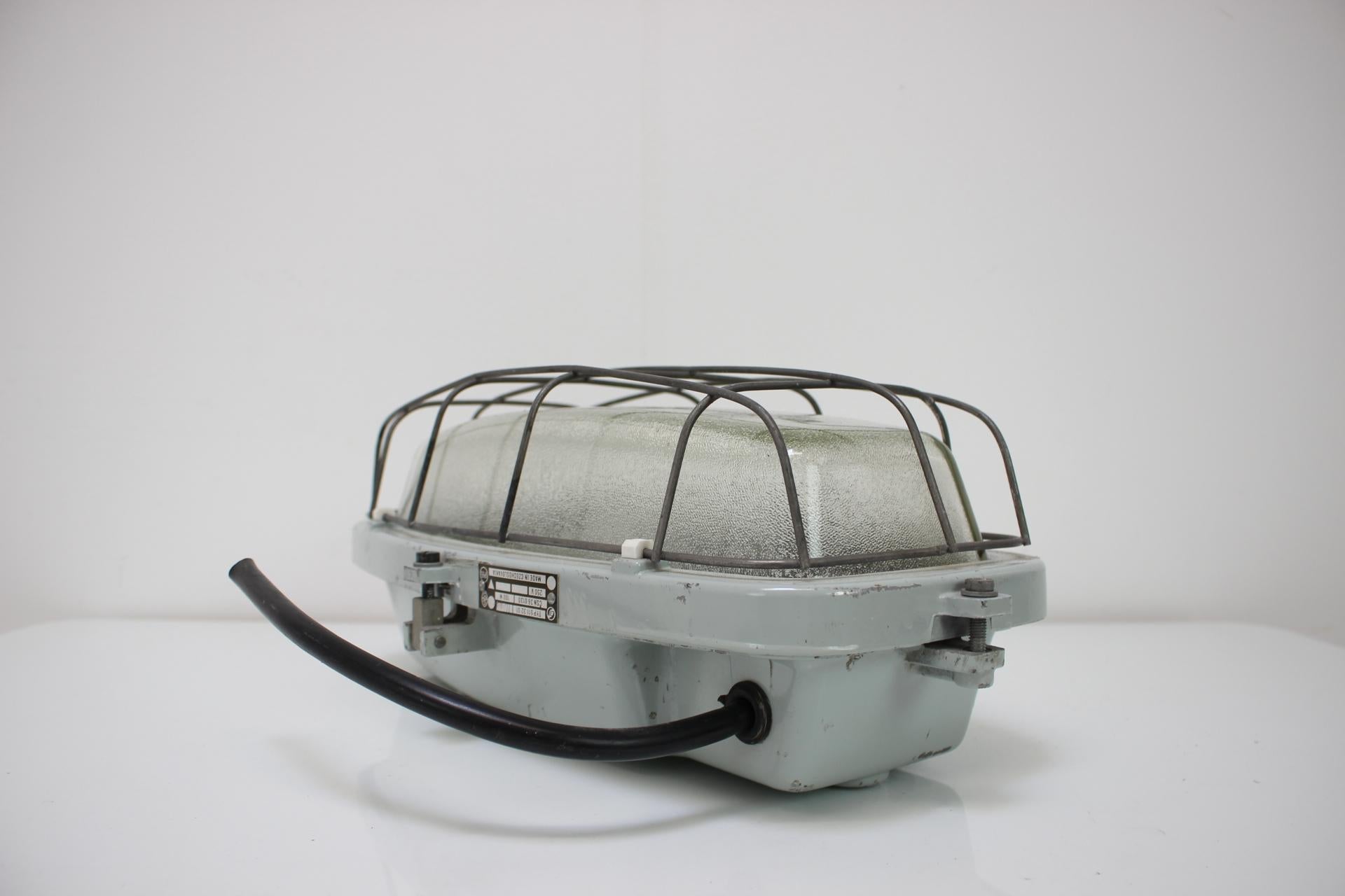 Vintage Industrial Ceiling Lamp Typ 511 32 01, Czechoslovakia, 1960's In Good Condition For Sale In Praha, CZ