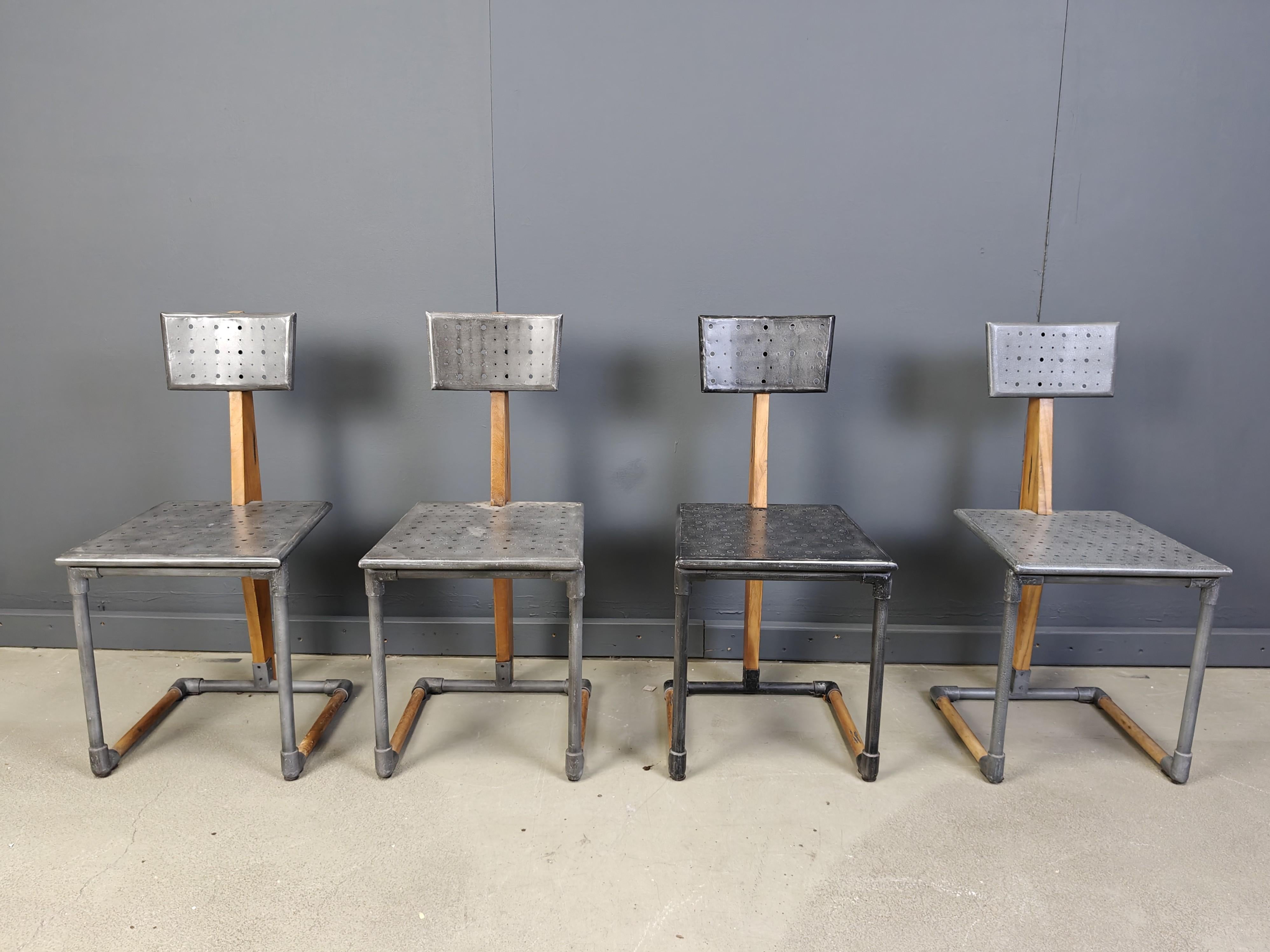 Chaises industrielles vintage, 1970 - ensemble de 4 en vente 3