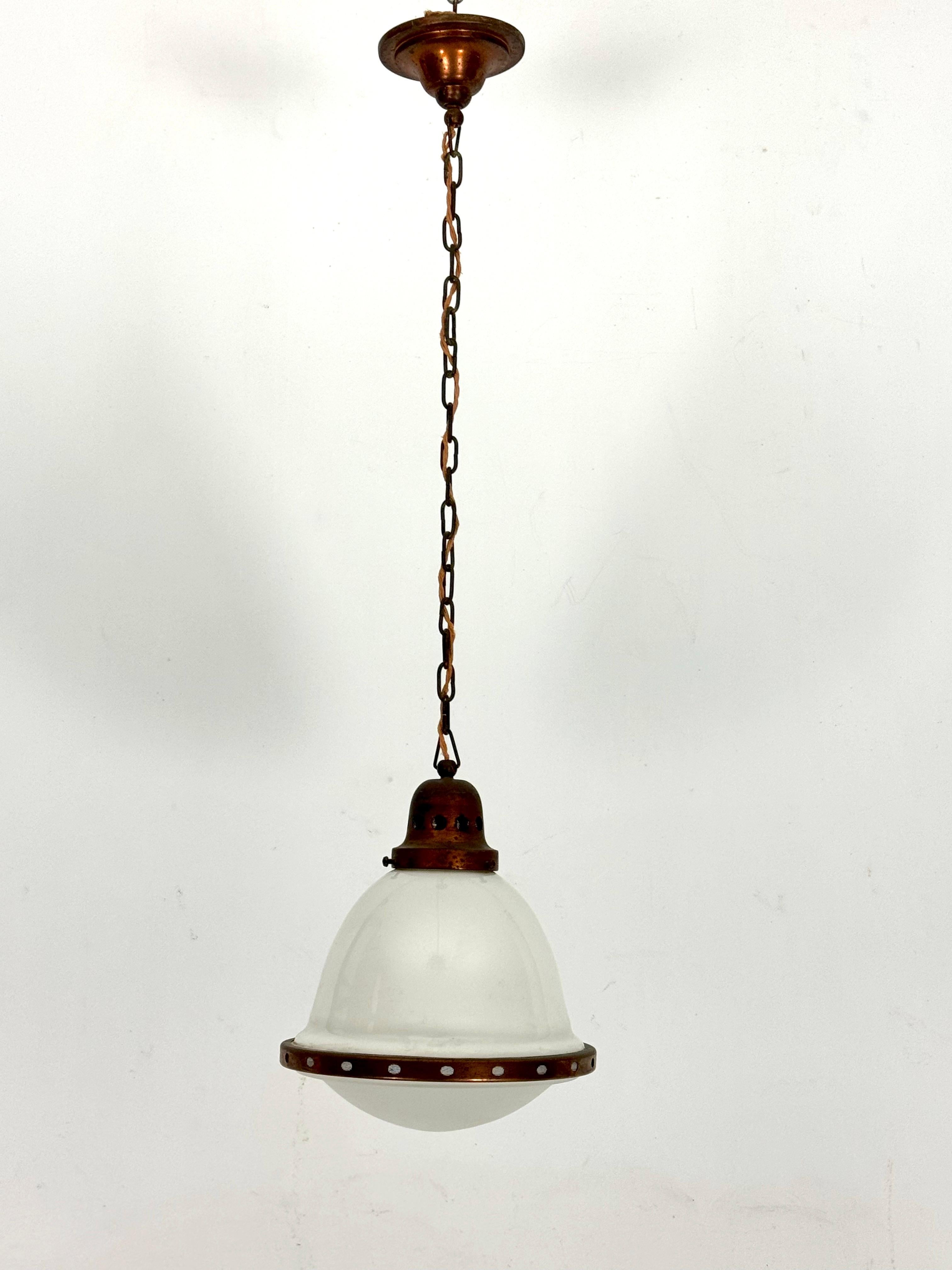 Mid-Century Modern Vintage Industrial chandelier in copper and milk glass. Italy 1950s For Sale