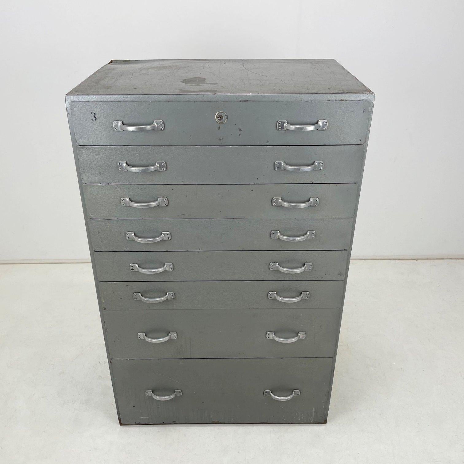 Vintage Industrial Heavy Chest of Drawers, 1950's 2