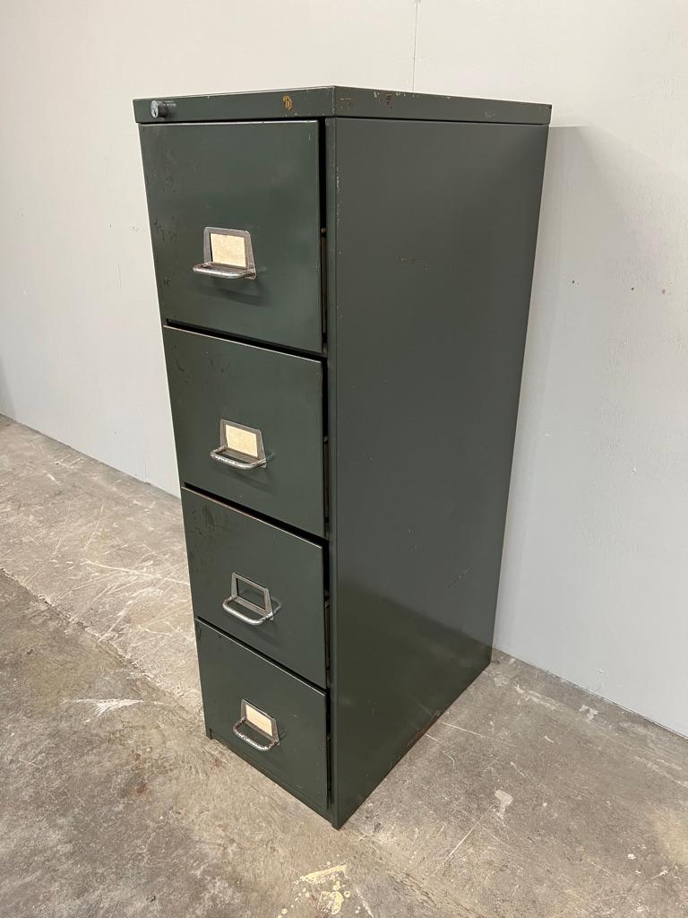 Armadietto in metallo Harvey Milner Filing in stile industriale chic vintage In condizioni buone in vendita a Markington, GB