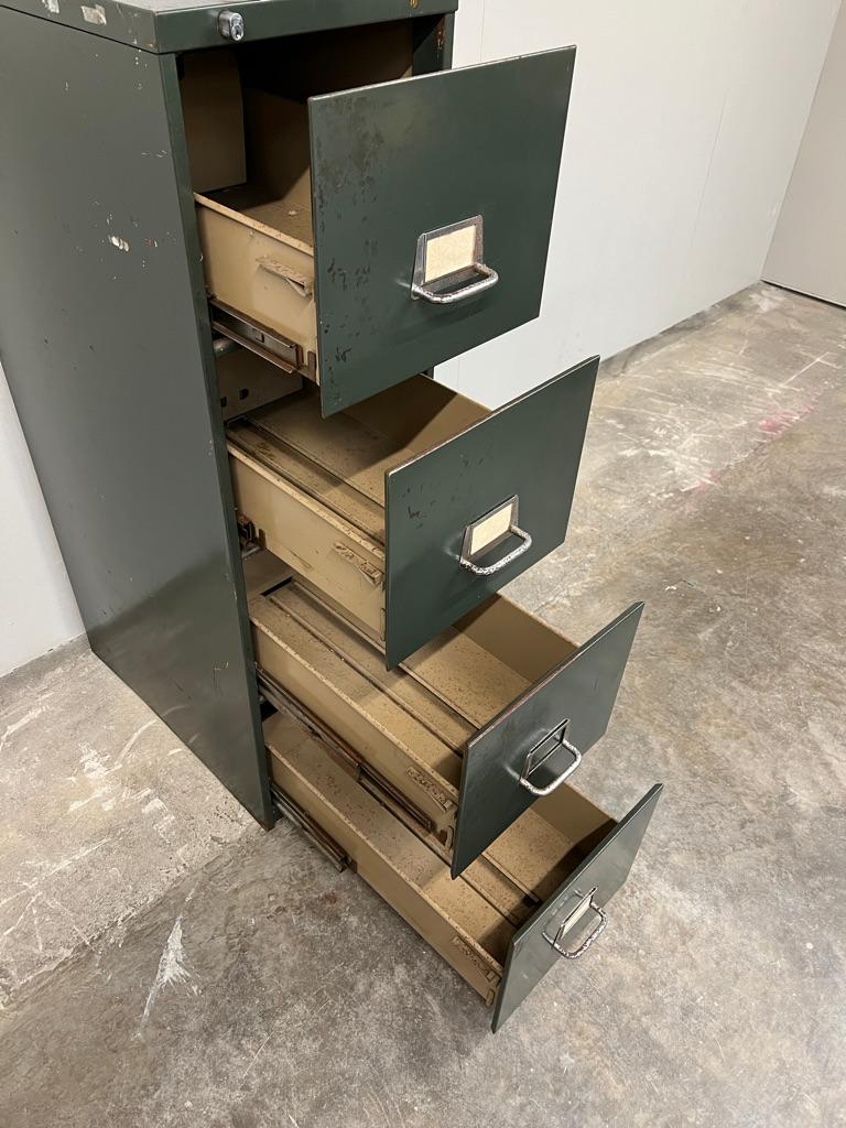 XX secolo Armadietto in metallo Harvey Milner Filing in stile industriale chic vintage in vendita