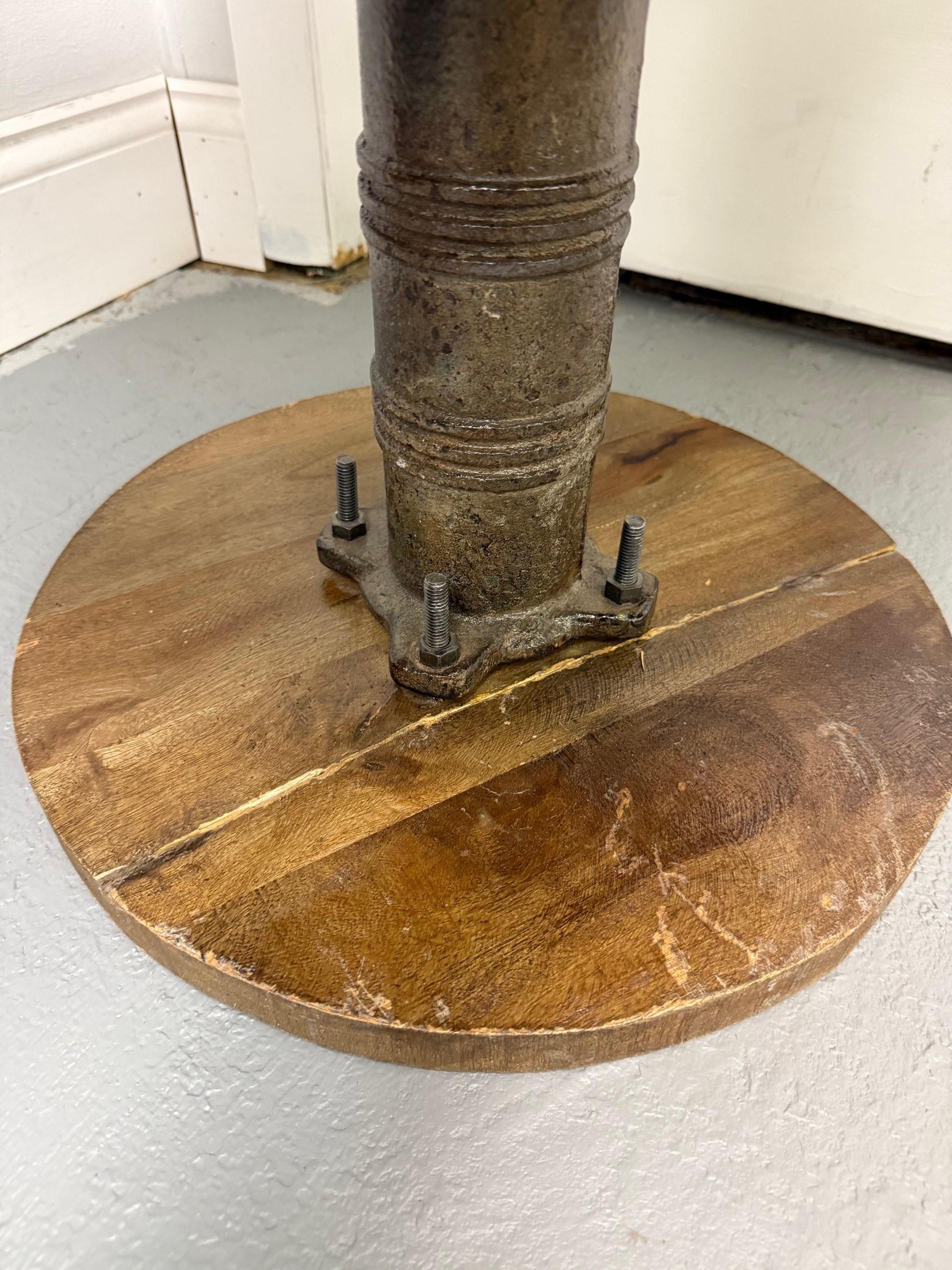 Vintage Industrial Chic Iron & Wood Water Pump Side Table. For Sale 5