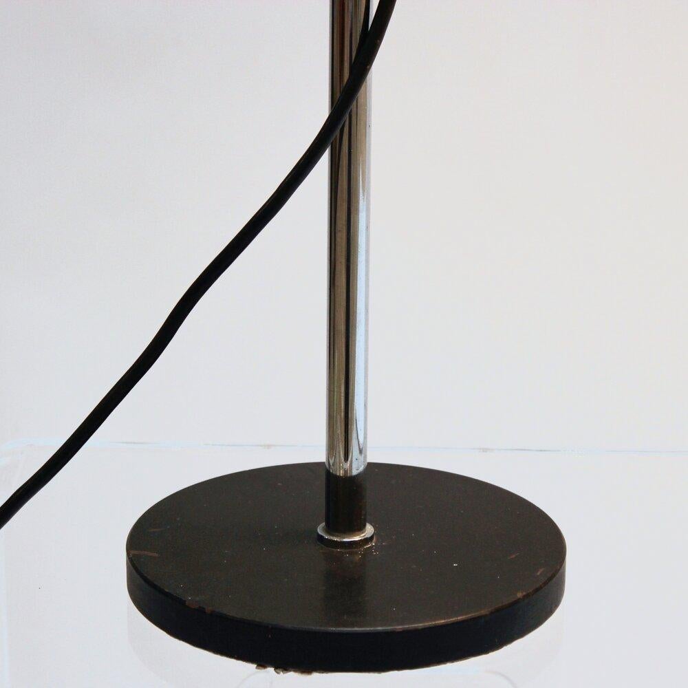 Lampe industrielle vintage chromée et noire à pampilles articulées en vente 4