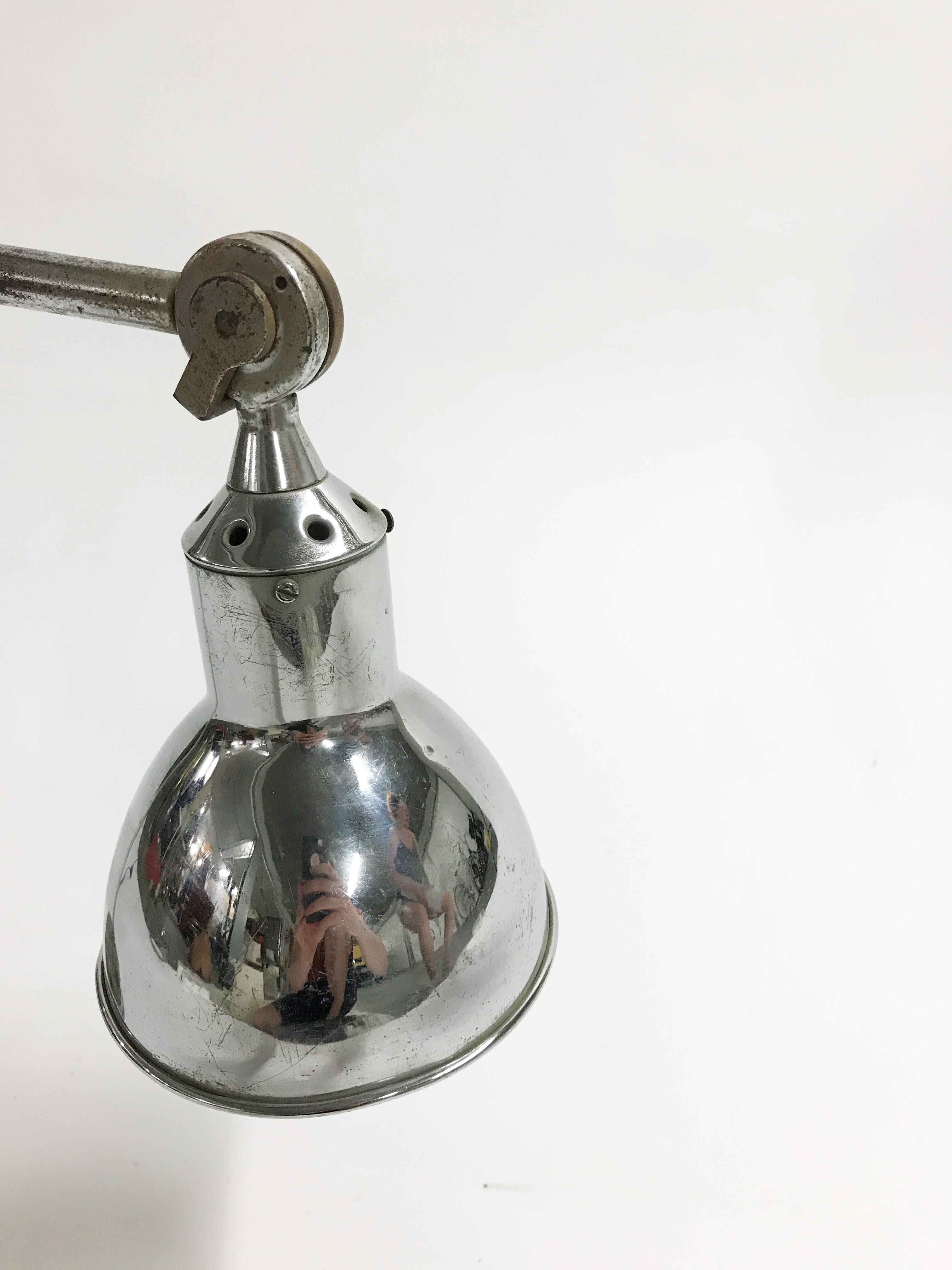 Lámpara de trabajo industrial vintage cromada de AGI, años 30 Cromo en venta