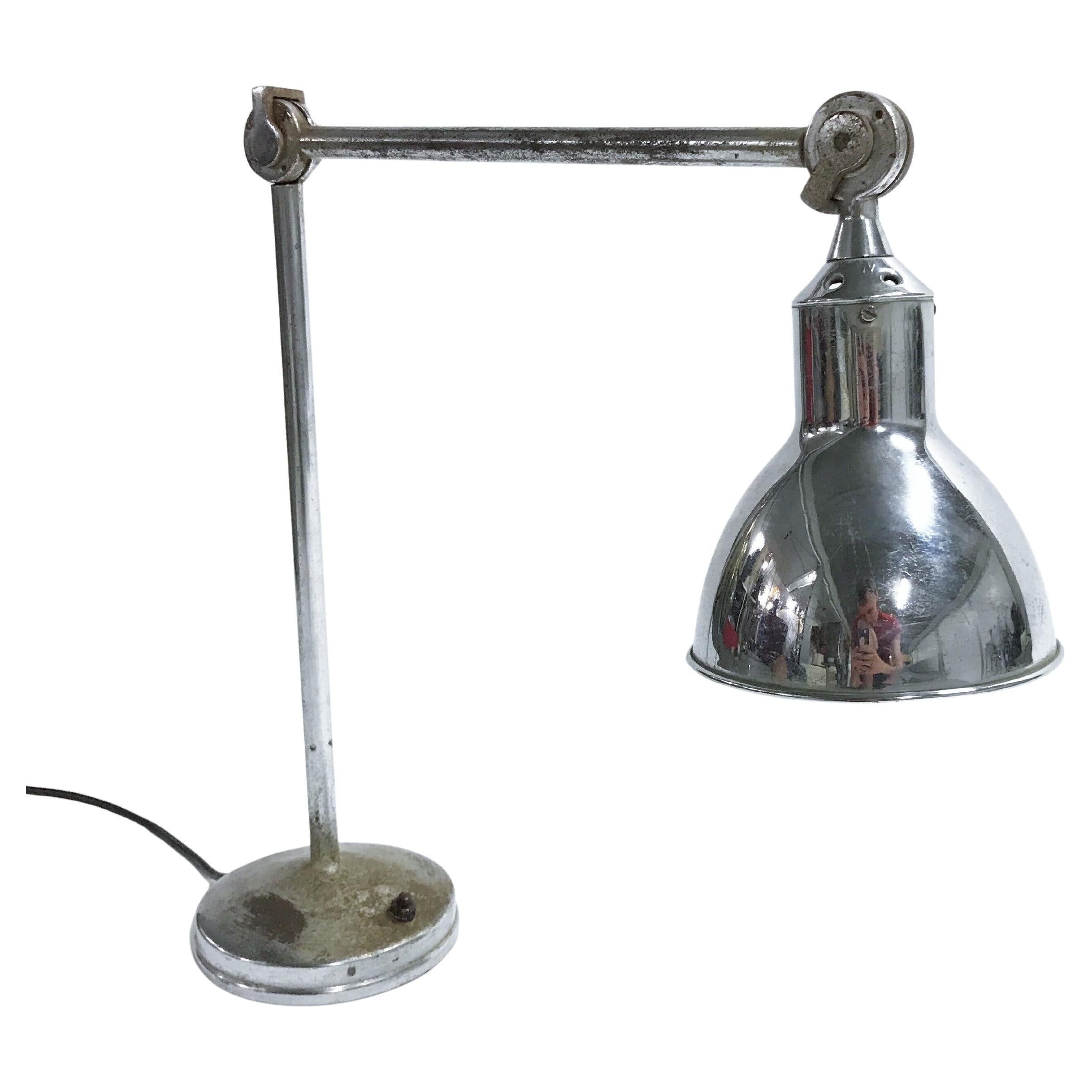 Lámpara de trabajo industrial vintage cromada de AGI, años 30 en venta