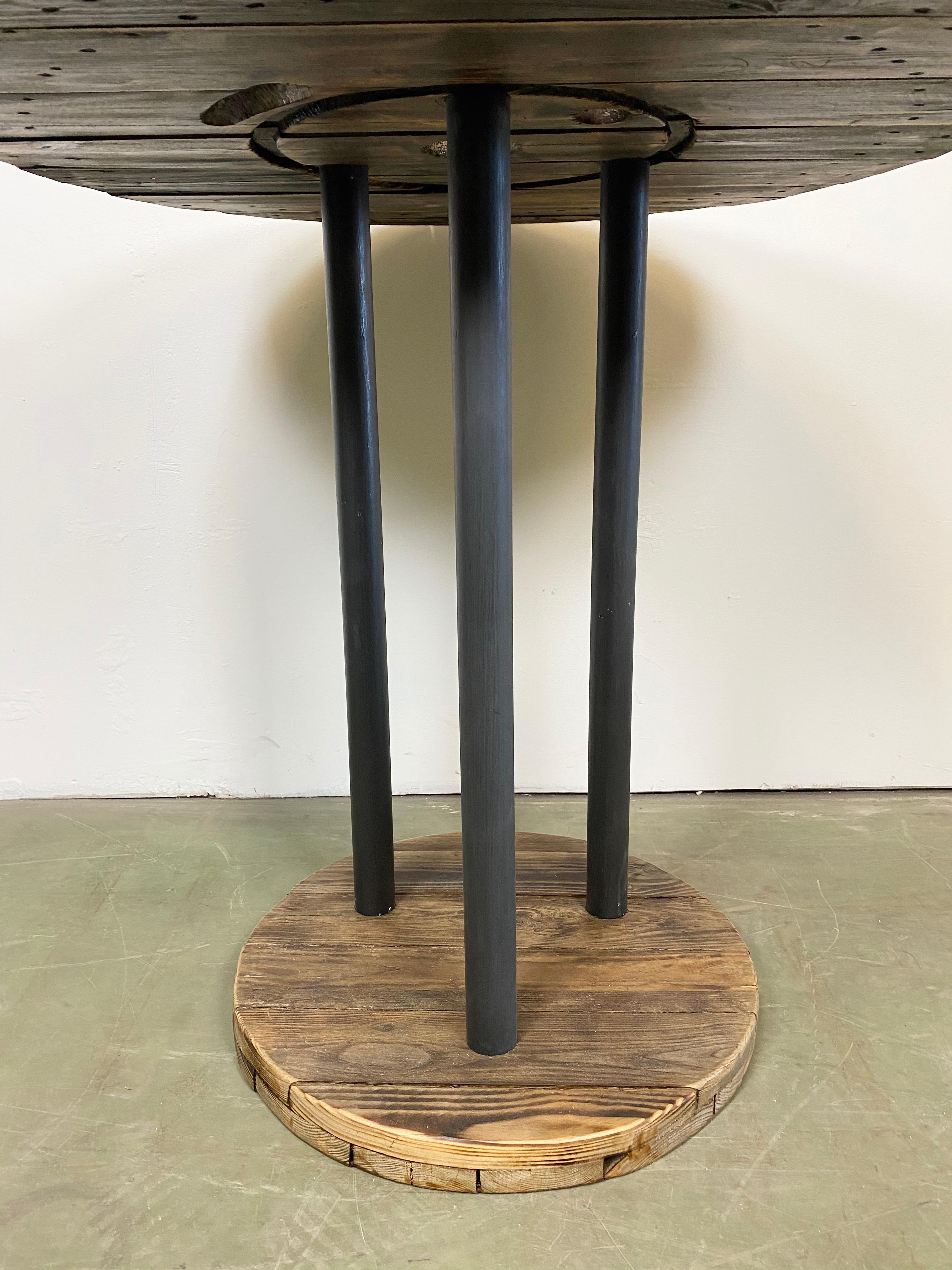 Vintage Industrial Circle Coffee Table, 1960s For Sale 4