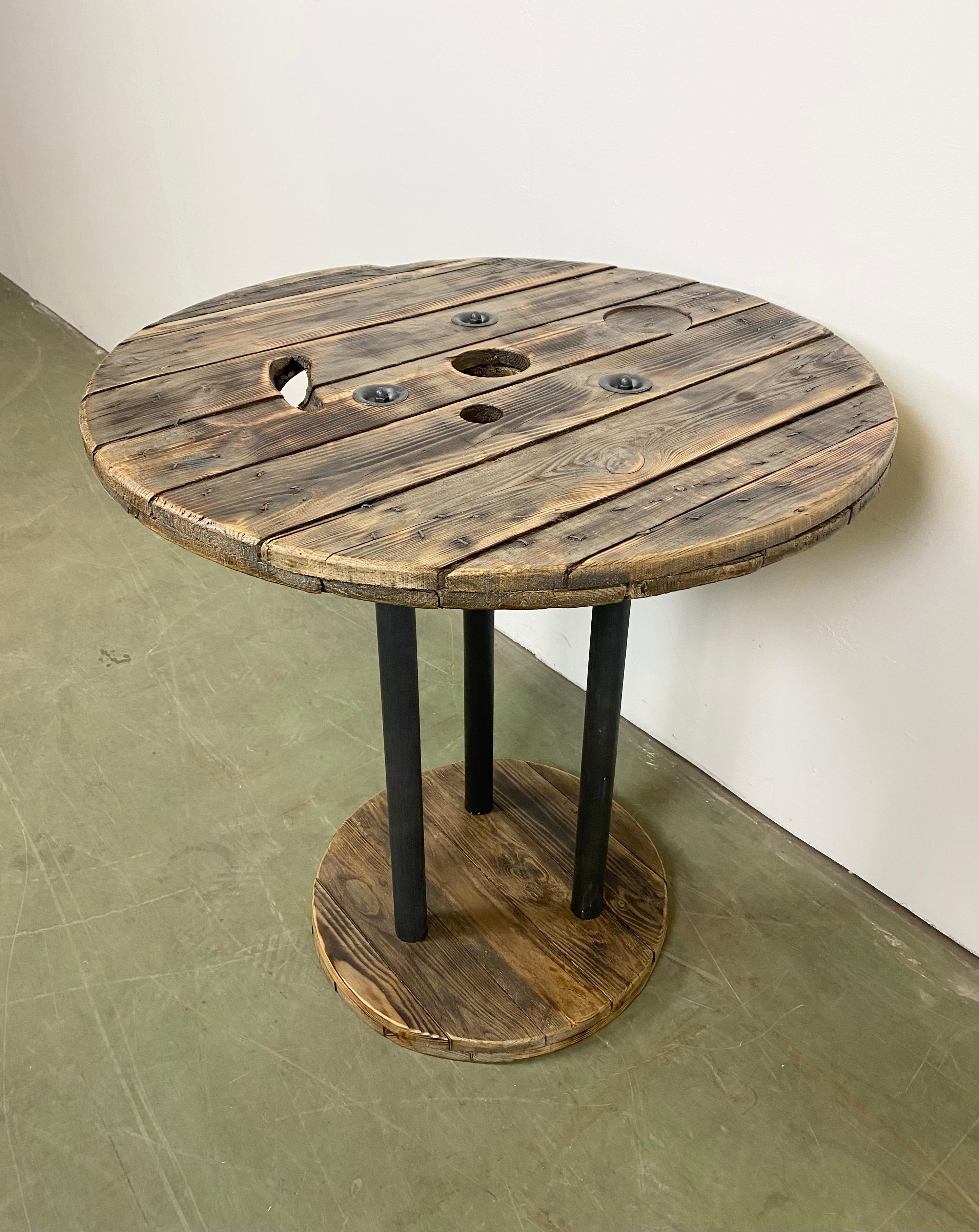 European Vintage Industrial Circle Coffee Table, 1960s For Sale