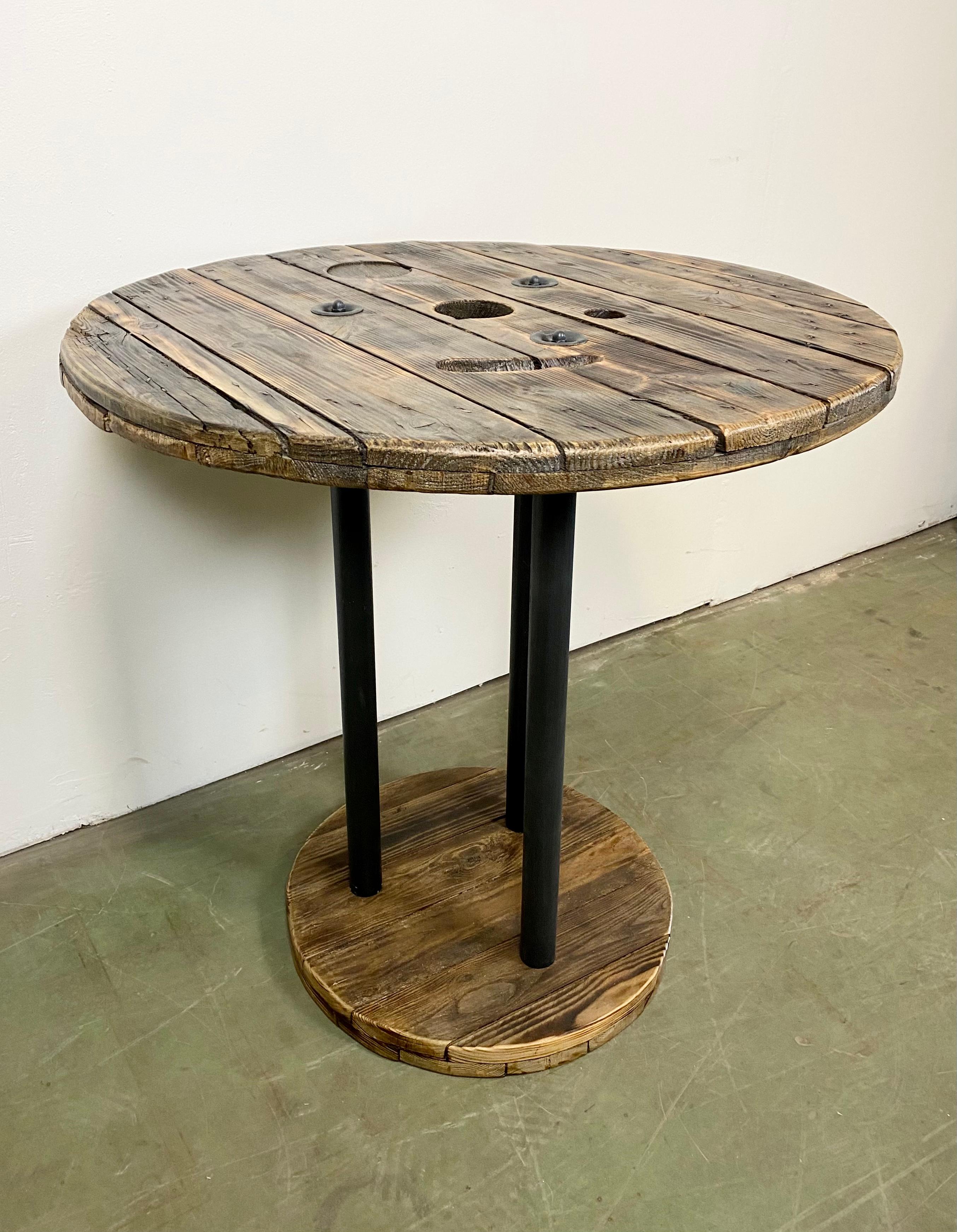 Vintage Industrial Circle Coffee Table, 1960s For Sale 1