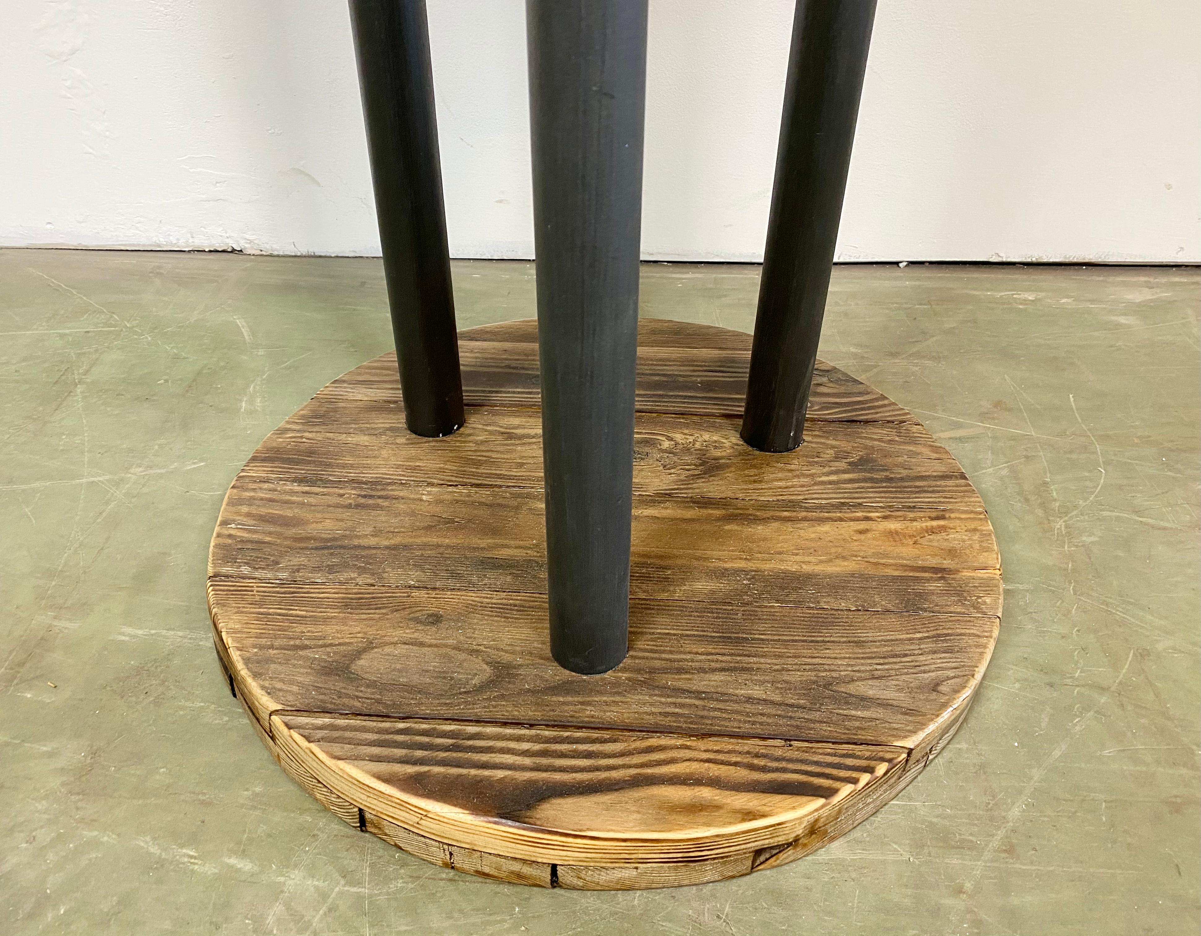 Vintage Industrial Circle Coffee Table, 1960s For Sale 3