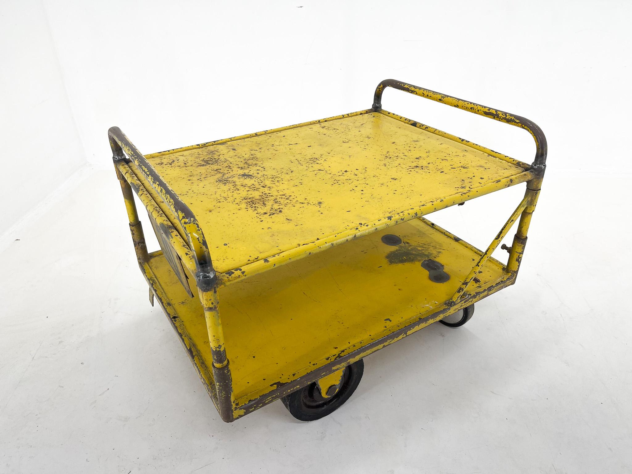 Vintage Industrial Coffee or Side Table on Wheels / Industrial Cart For Sale 1