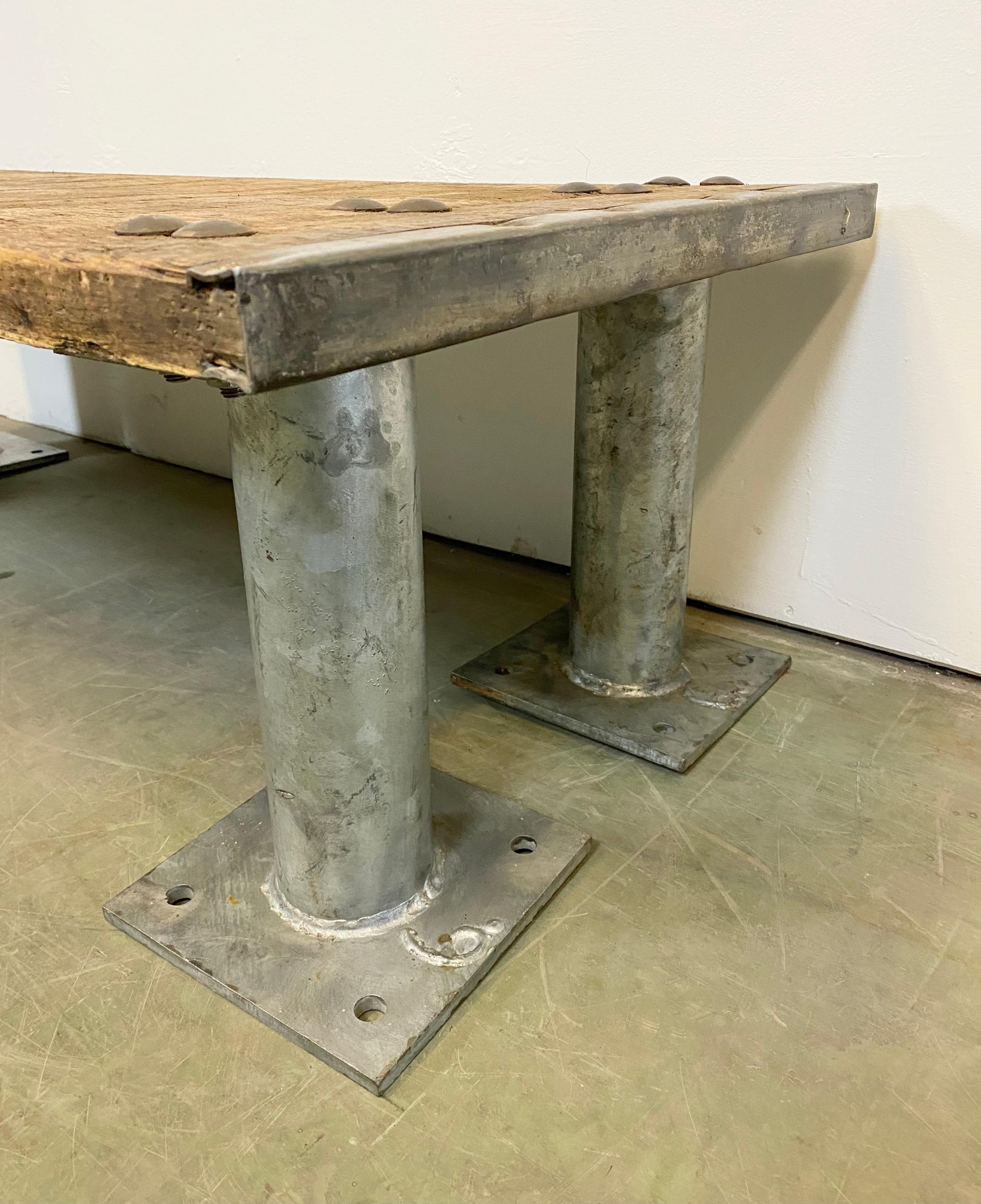 Vintage Industrial Coffee Table In Good Condition For Sale In Kojetice, CZ