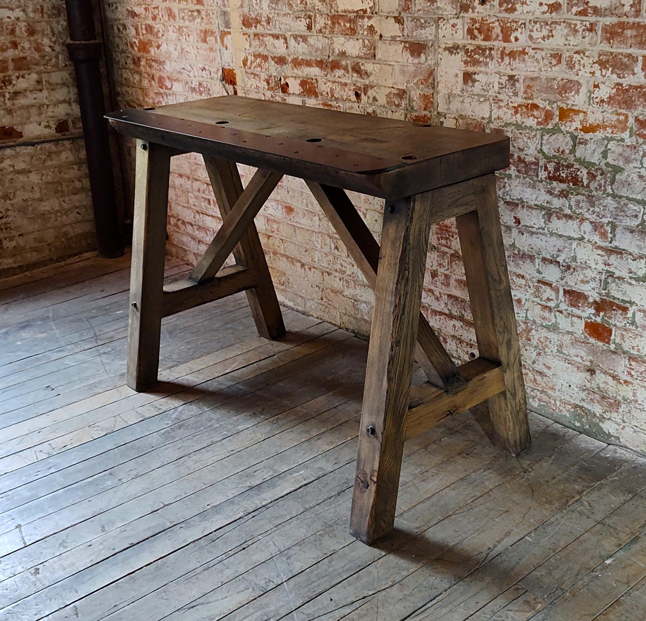 Console industriale vintage / tavolo da esposizione con legno recuperato

Dimensioni complessive: 24
