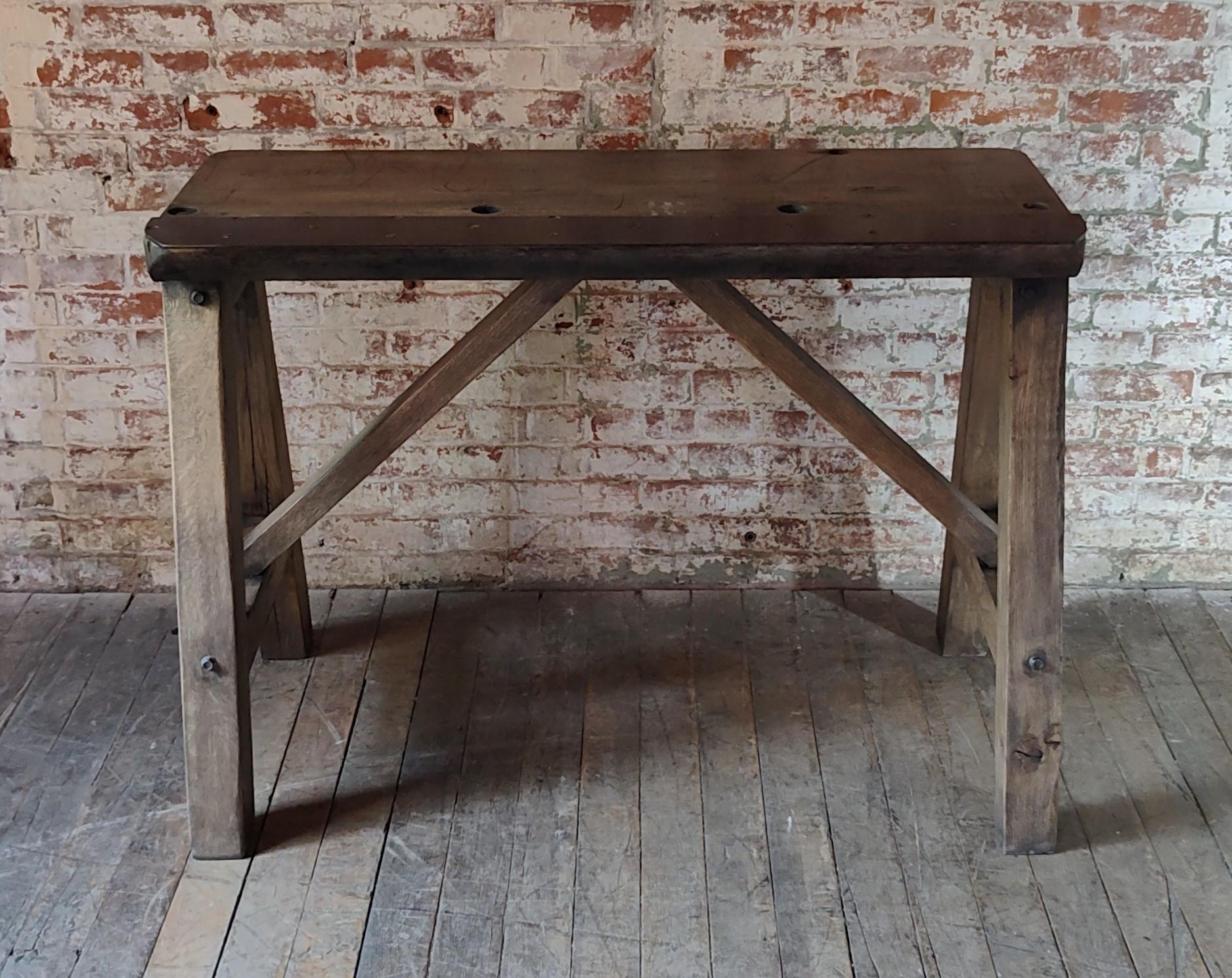 Americano Consolle / Tavolo da esposizione industriale vintage