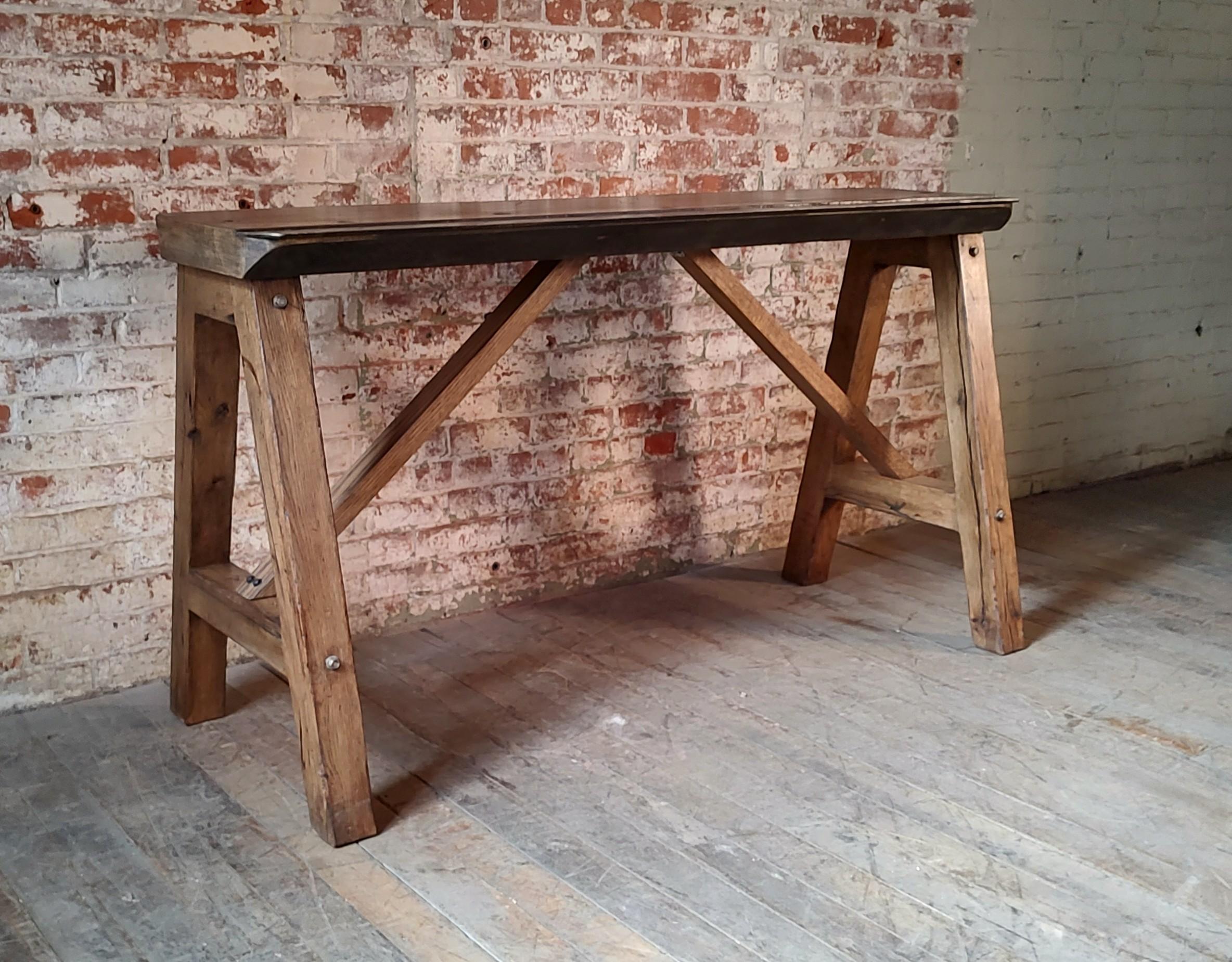 Vintage Industrial Console / Display Table In Good Condition For Sale In Oakville, CT