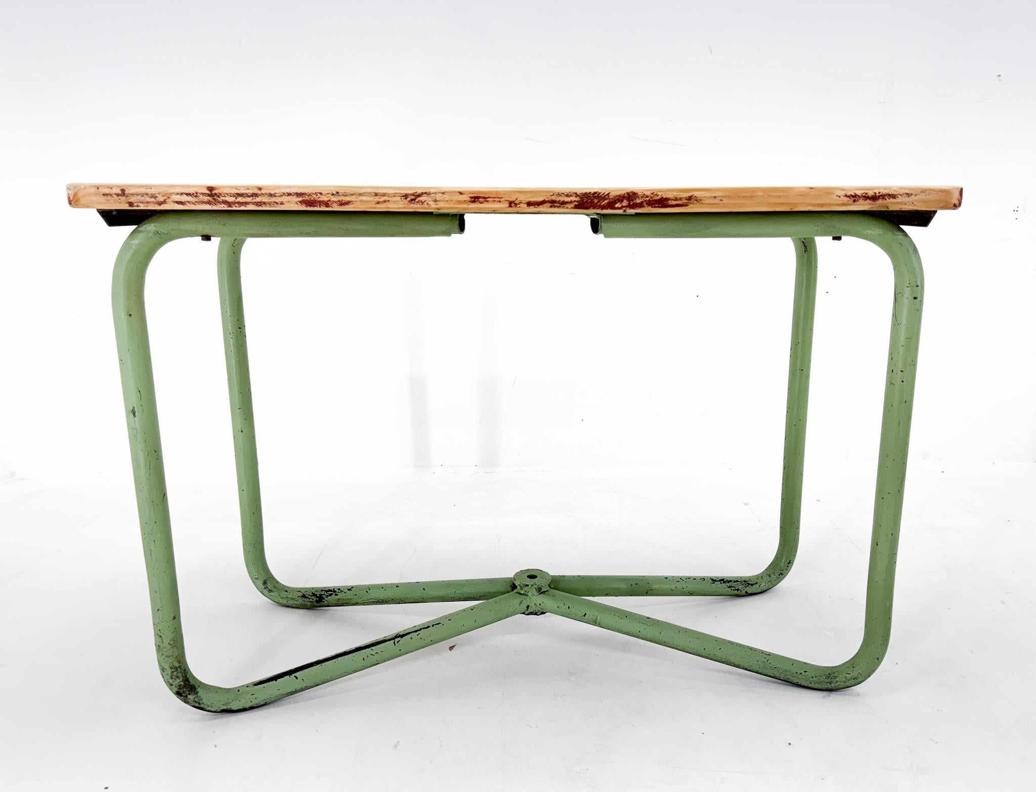 Console ou table d'appoint industrielle vintage, Tchécoslovaquie en vente 4