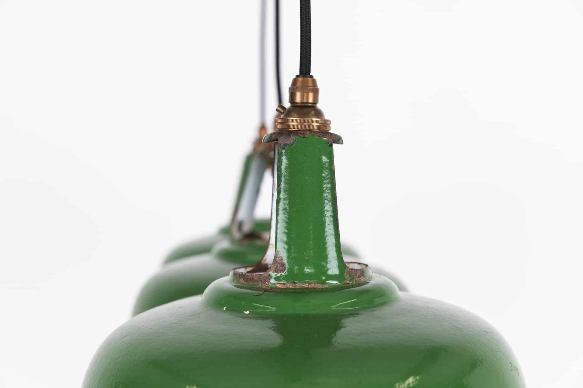 Industrielle Coolicon-Hängelampe aus grüner Emaille, um 1930 im Angebot 1