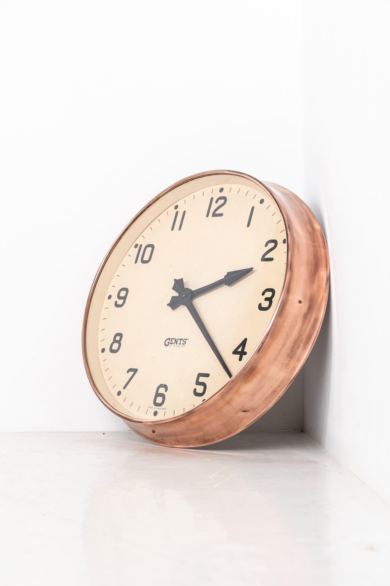 Vintage Industrial Copper Gents of Leicester Factory Railway Wall Clock c.1930 In Good Condition For Sale In London, GB
